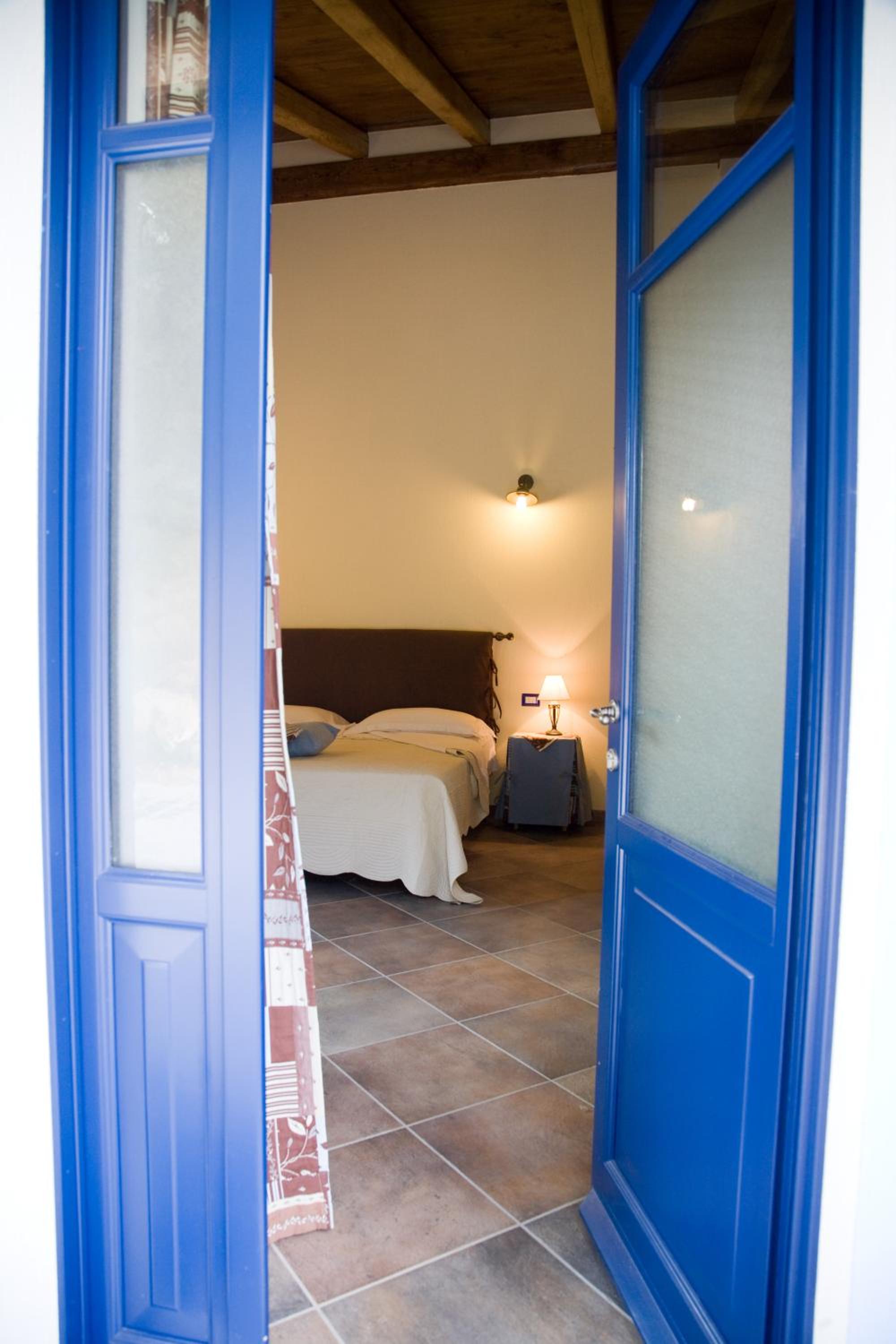 Double Room - Photo 8