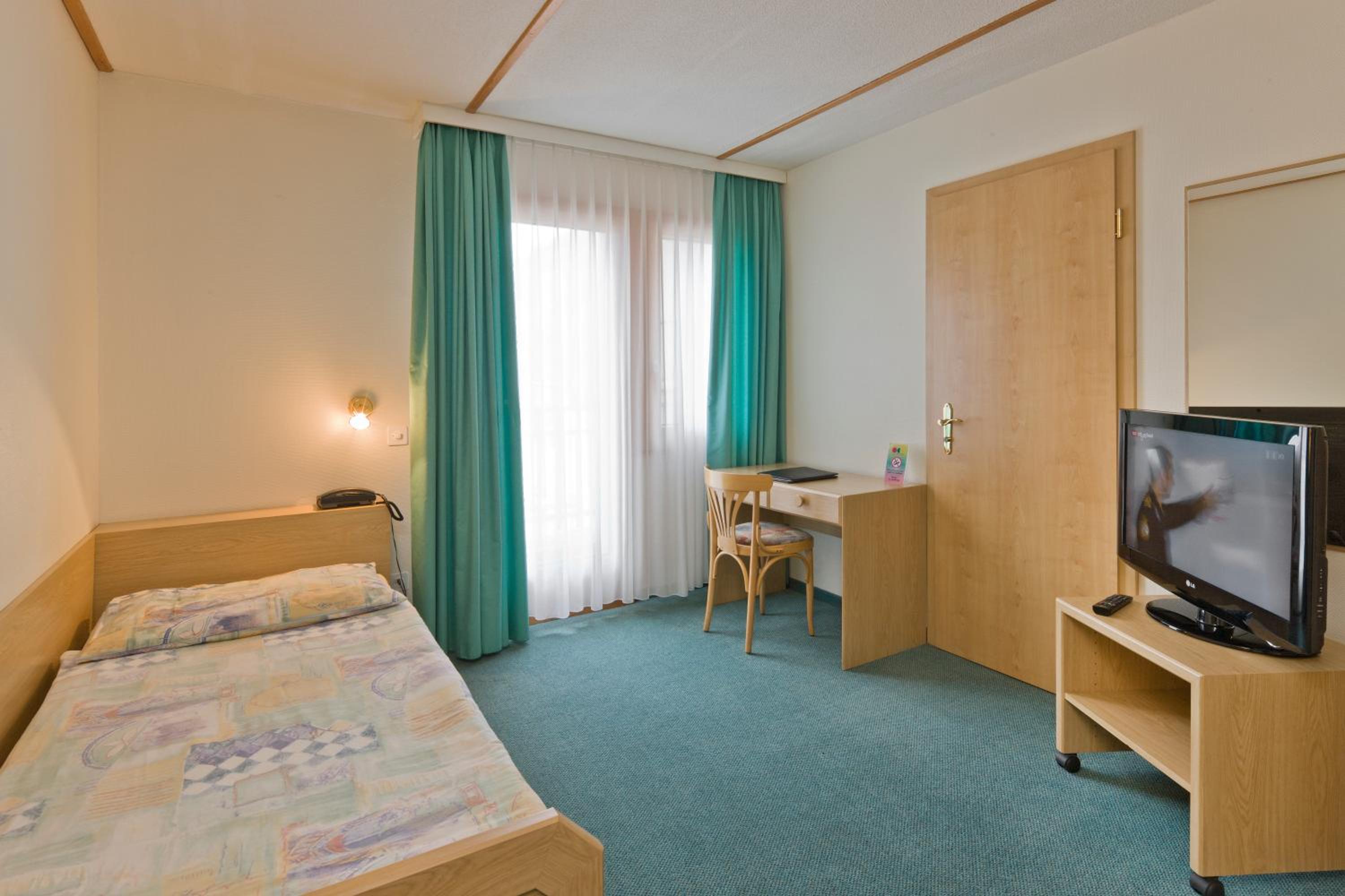 Single Room photo 2