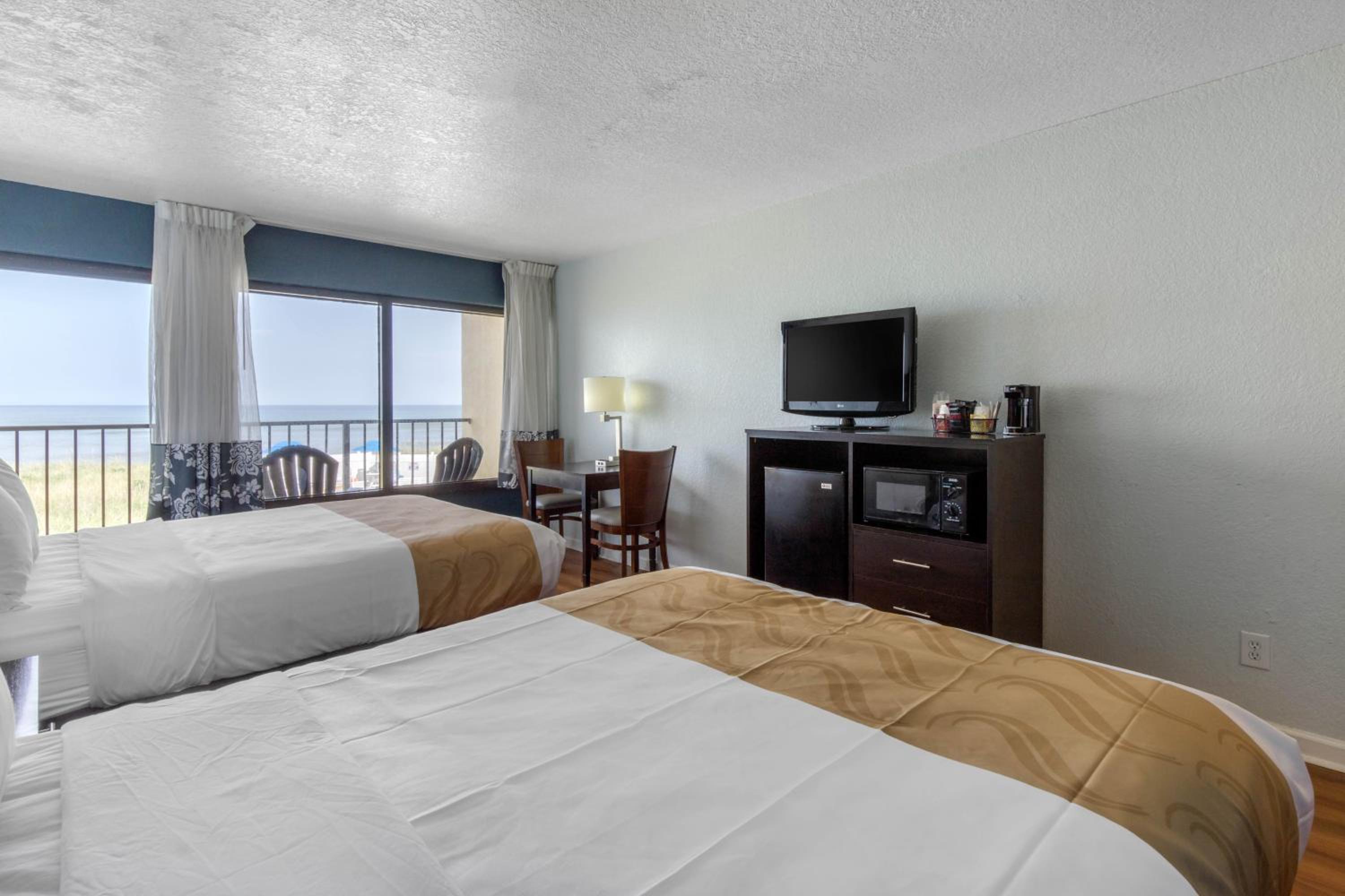 Queen Room With Two Queen Beds - Non-Smoking