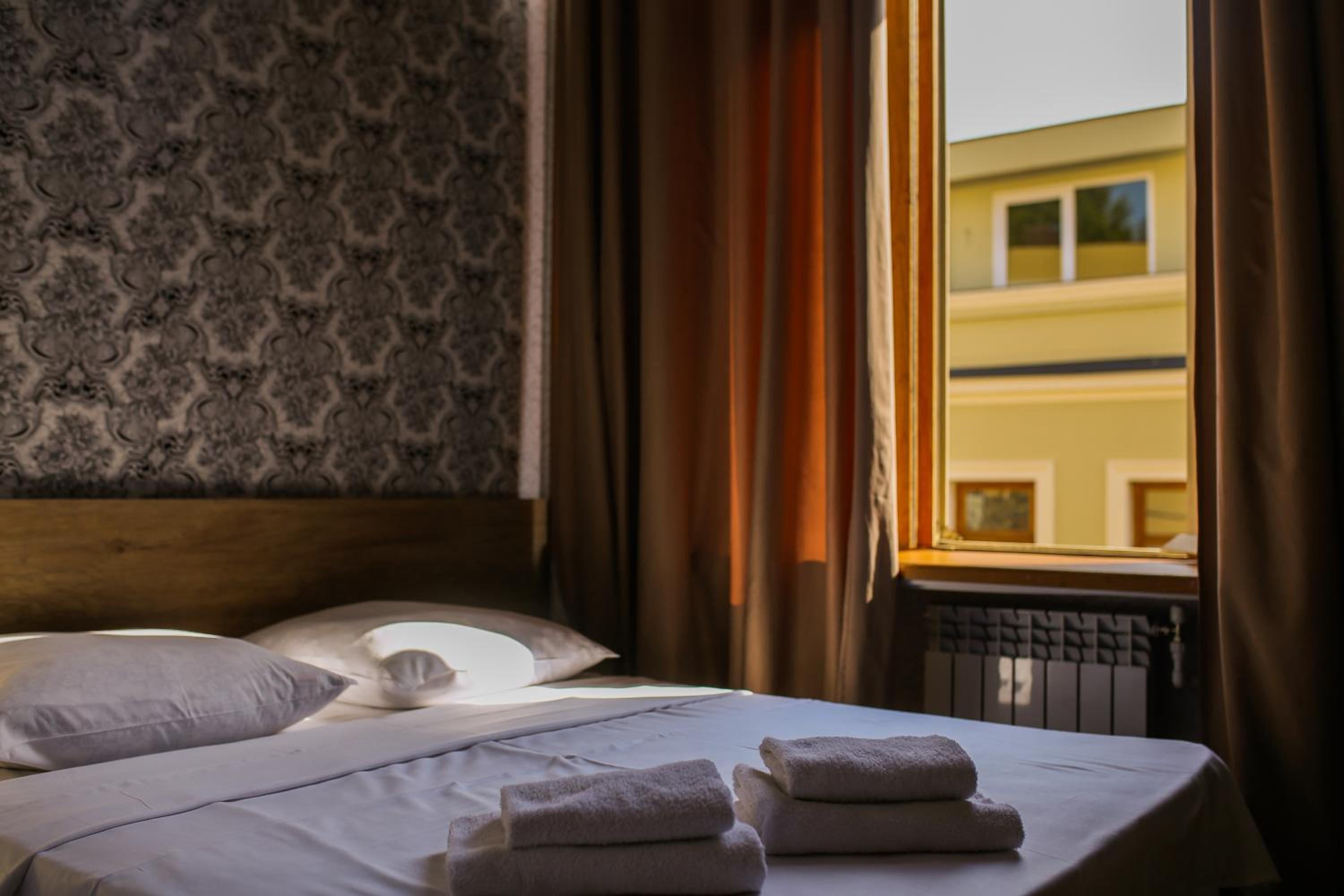 Standard Double Room - Photo 6