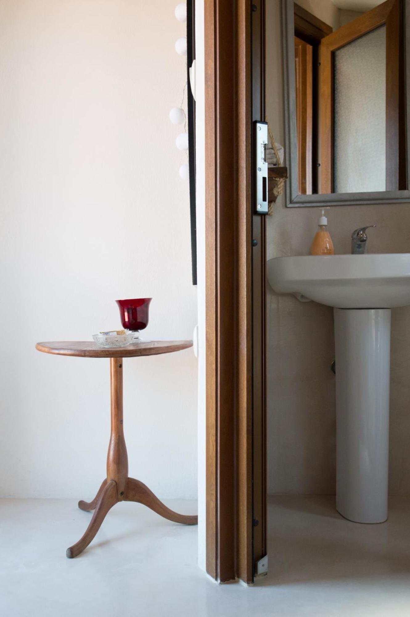Suite with Terrace - Photo 12
