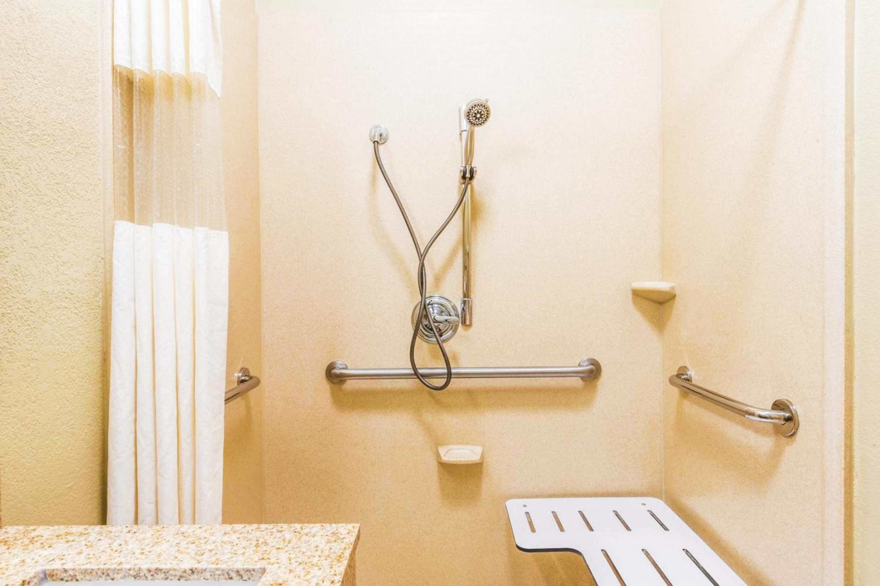 King Room - Disability Access - Non-Smoking photo 3