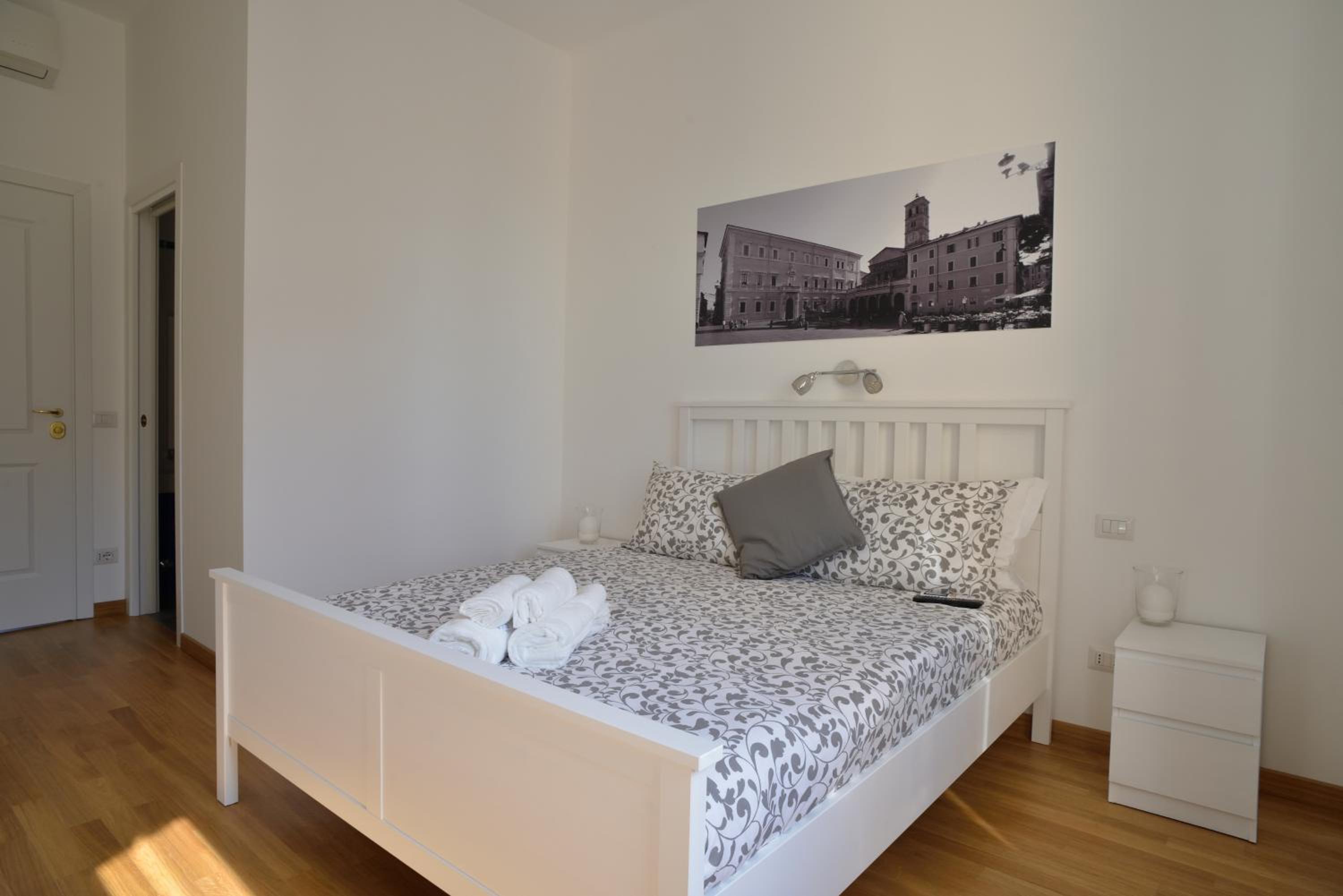 Double Room with Private Bathroom photo 1
