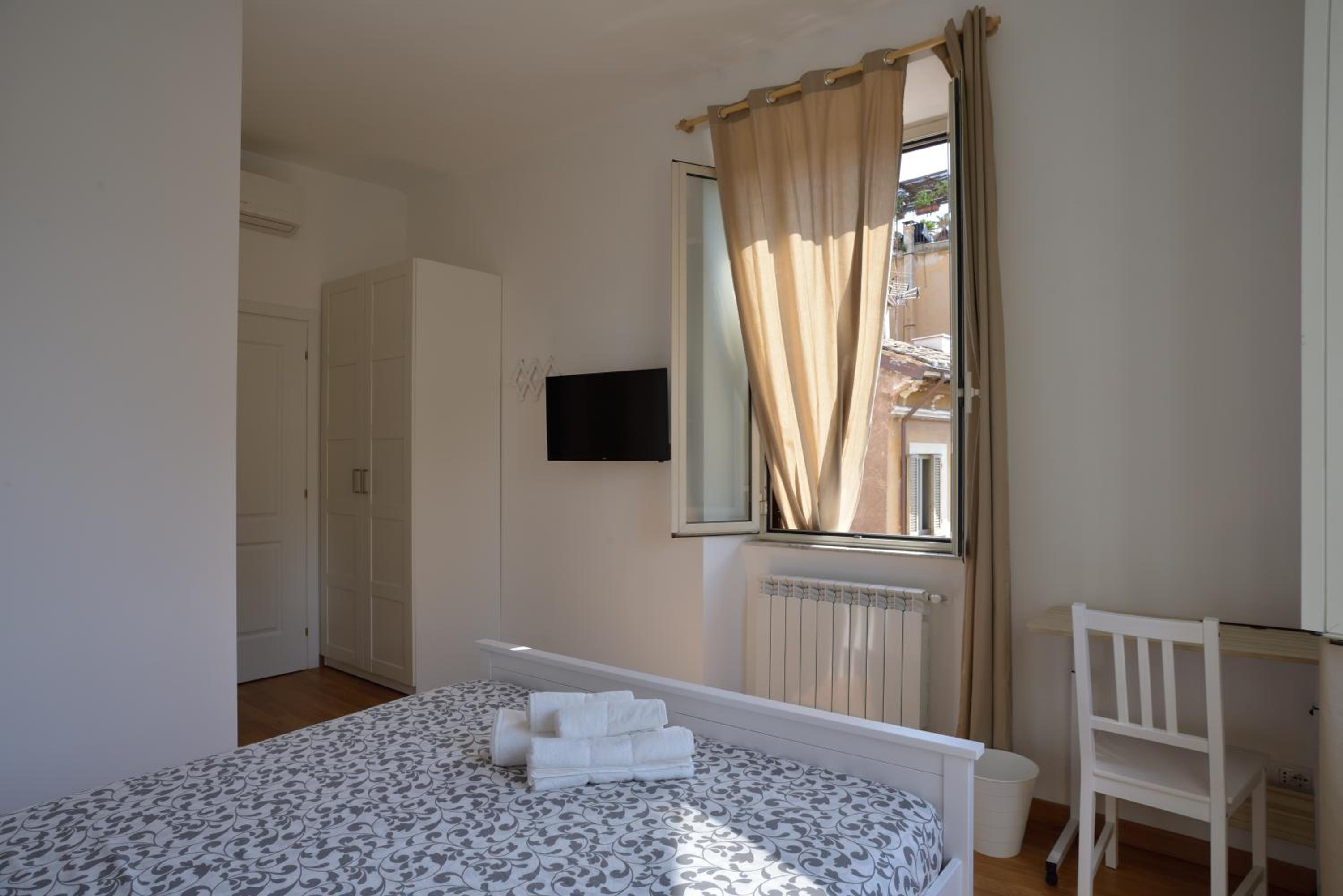 Double Room with Private Bathroom photo 1