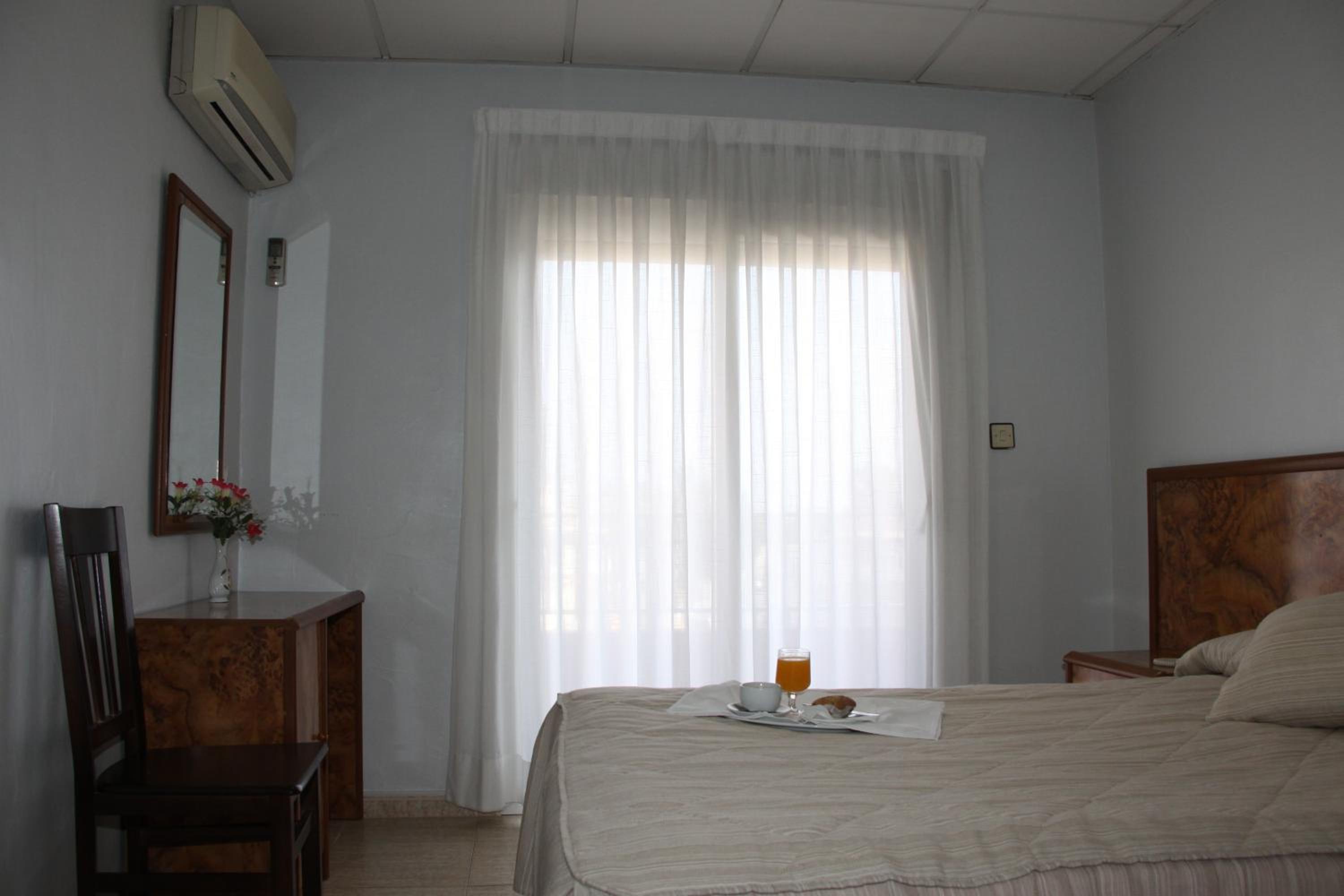 Single Room photo 3
