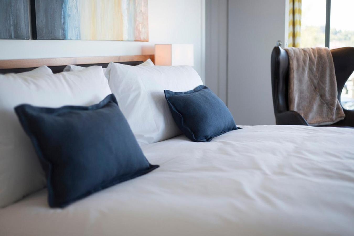 King Room with Ocean View and Balcony photo 1