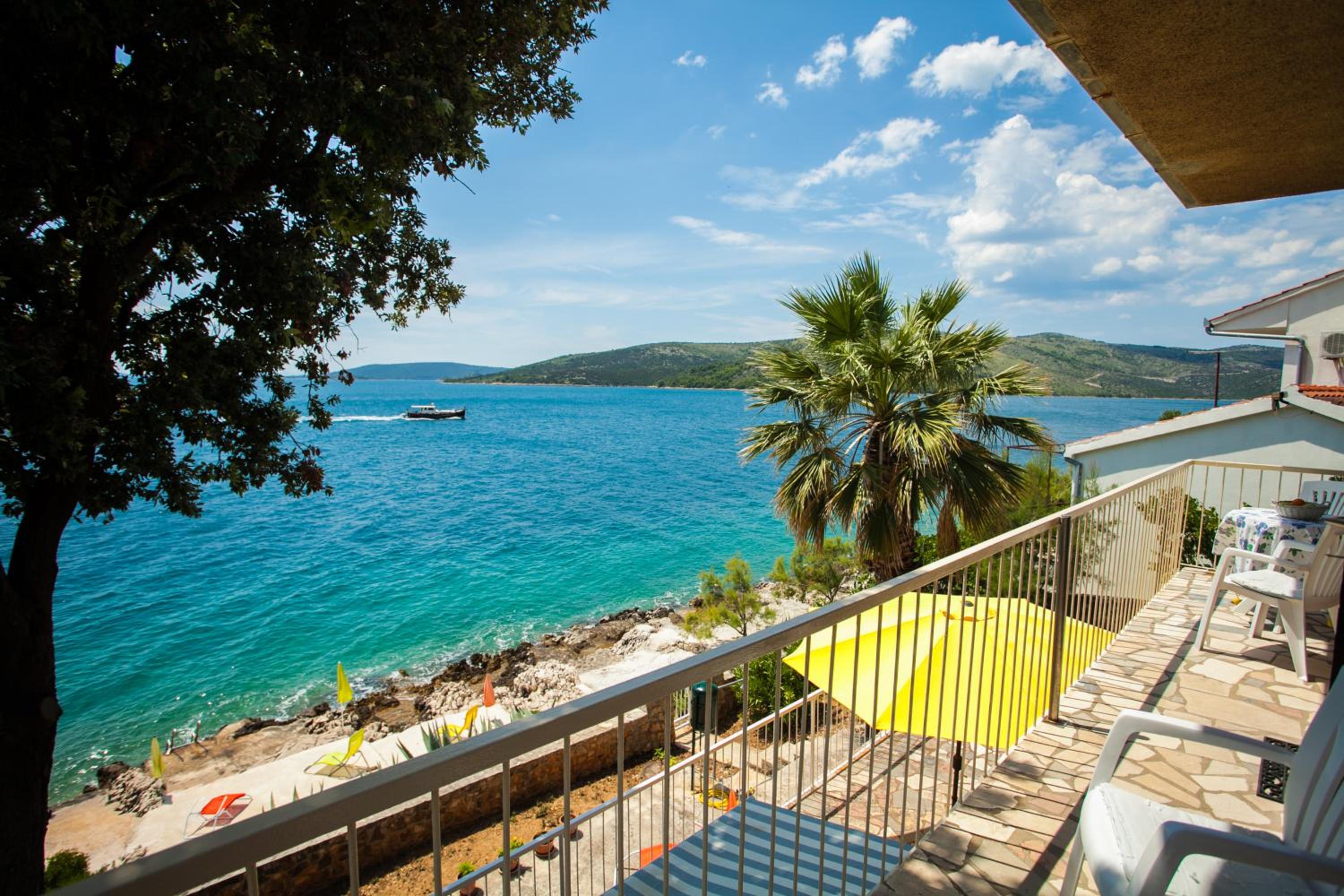 Villa photo 3