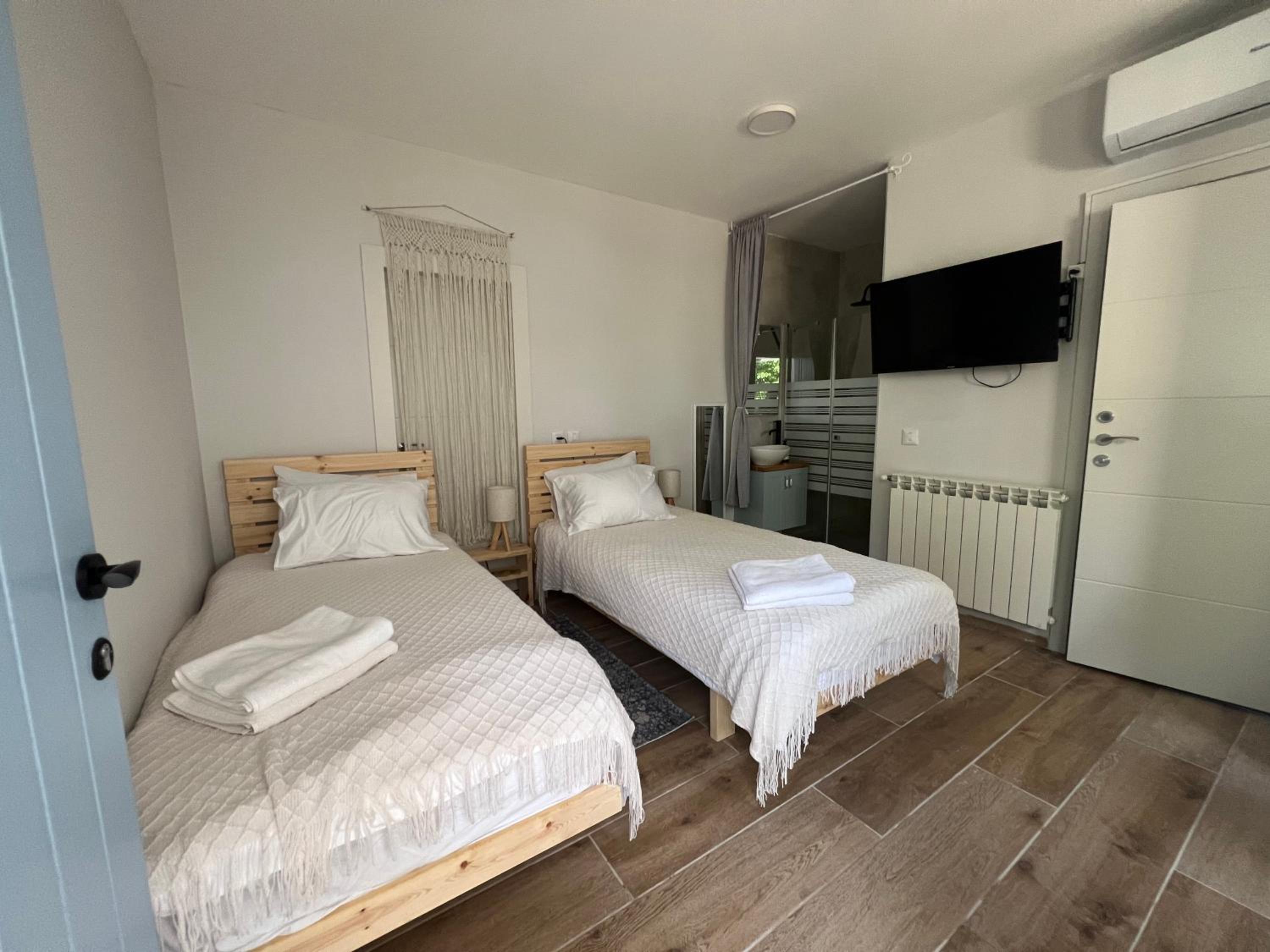 Double or Twin Room photo 3