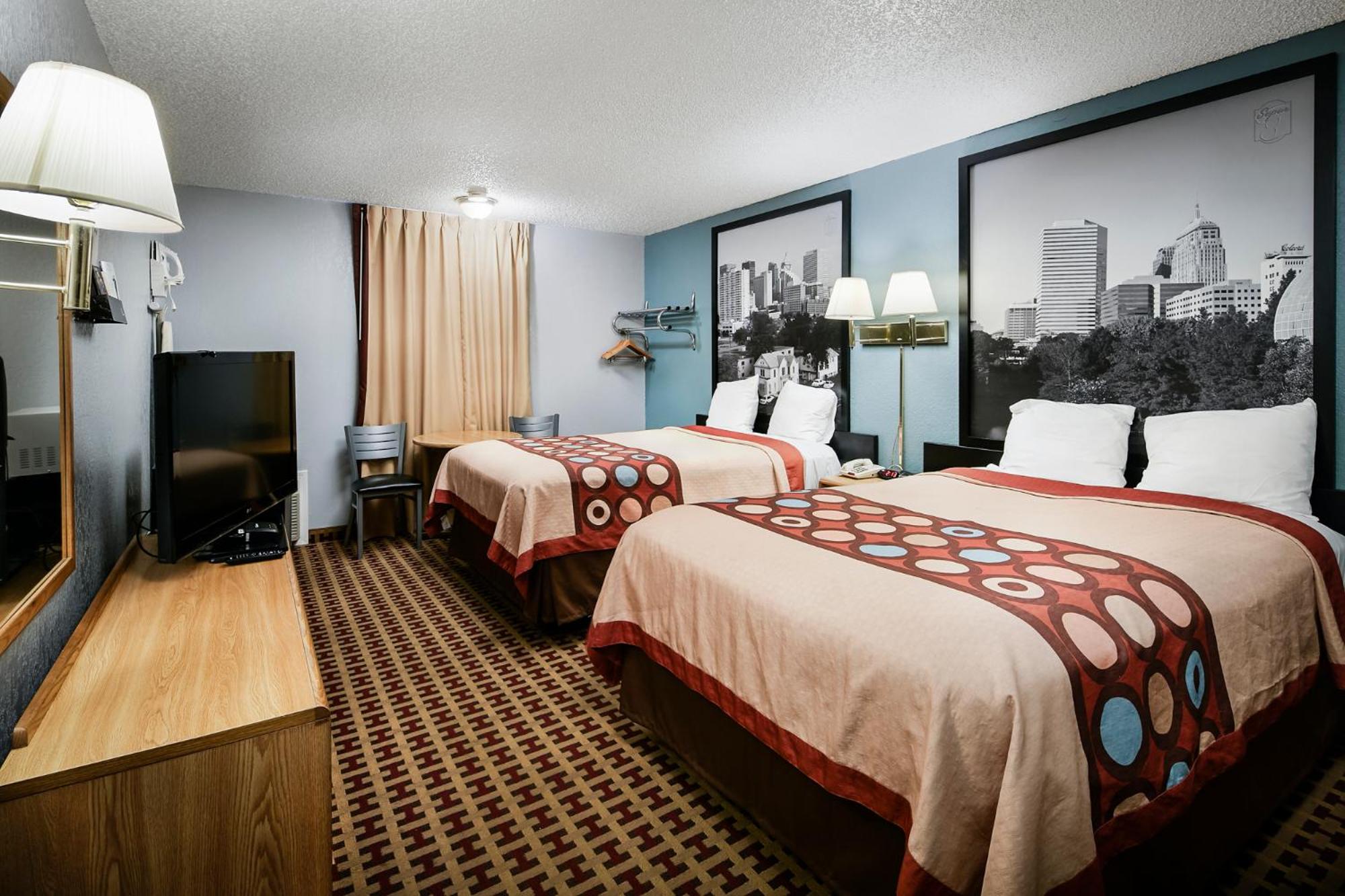 Double Room with Two Double Beds - Smoking - Photo 2