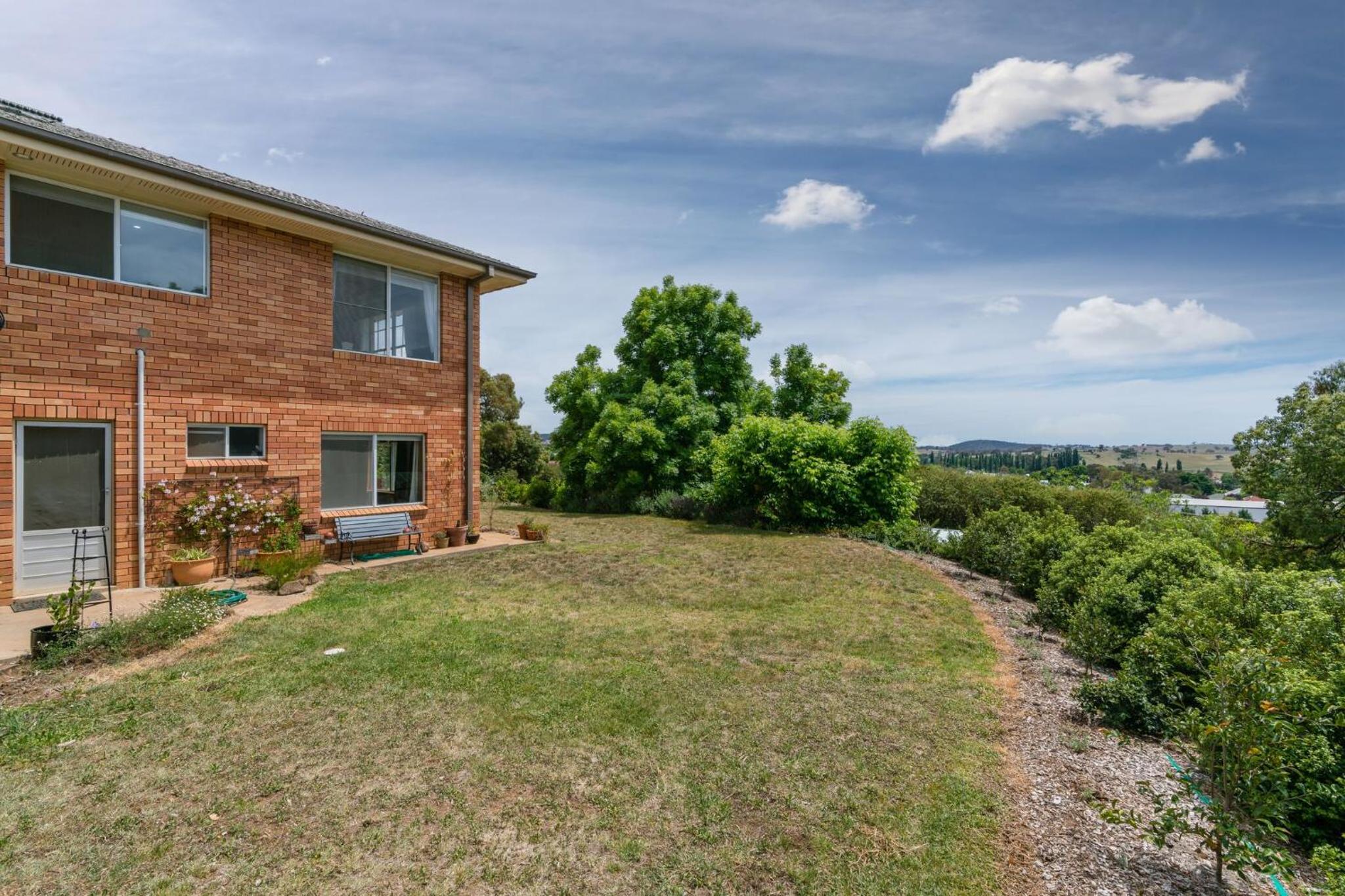 Three-Bedroom House photo 2