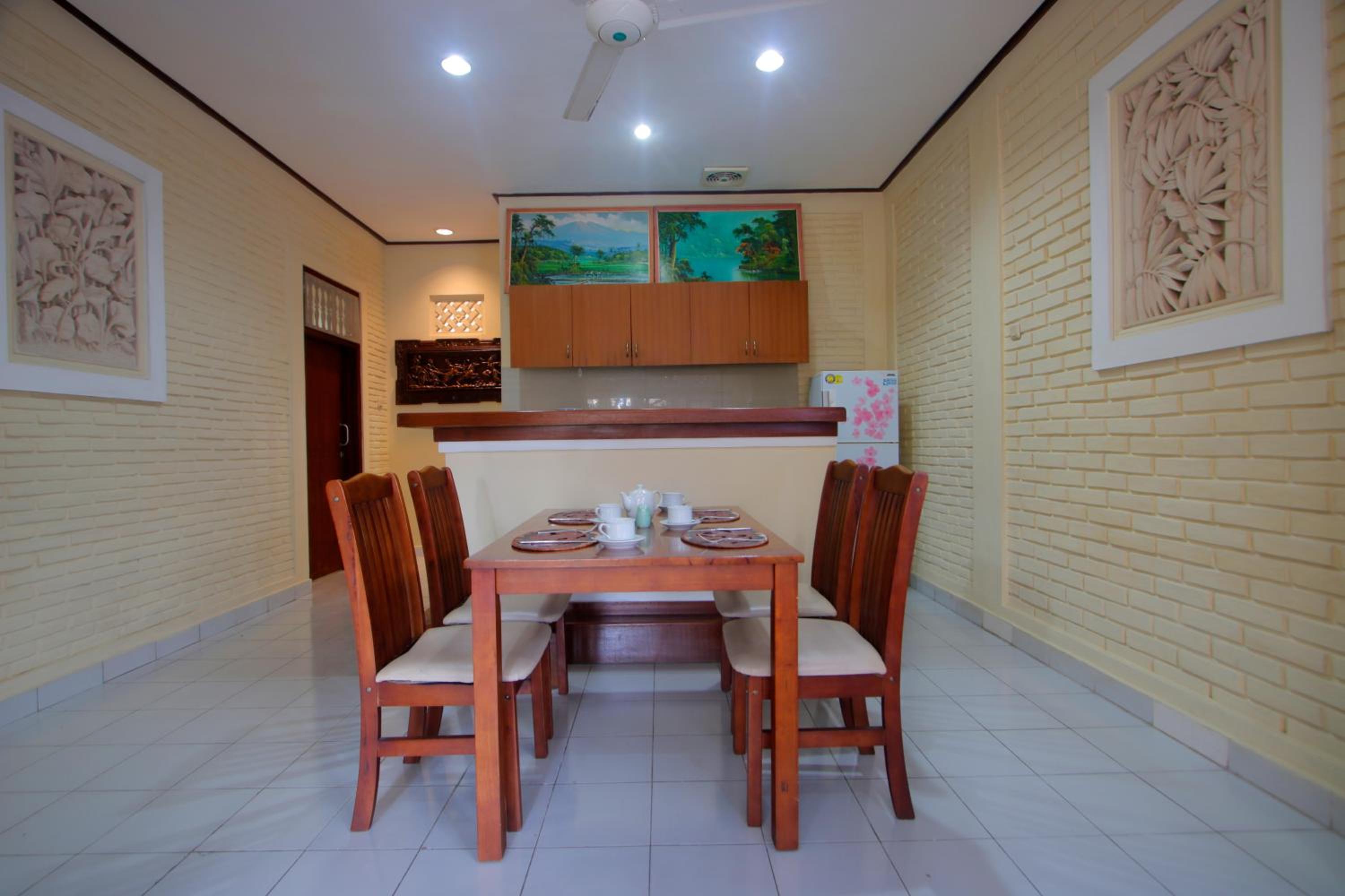 Two-Bedroom Suite with Kitchen photo 2