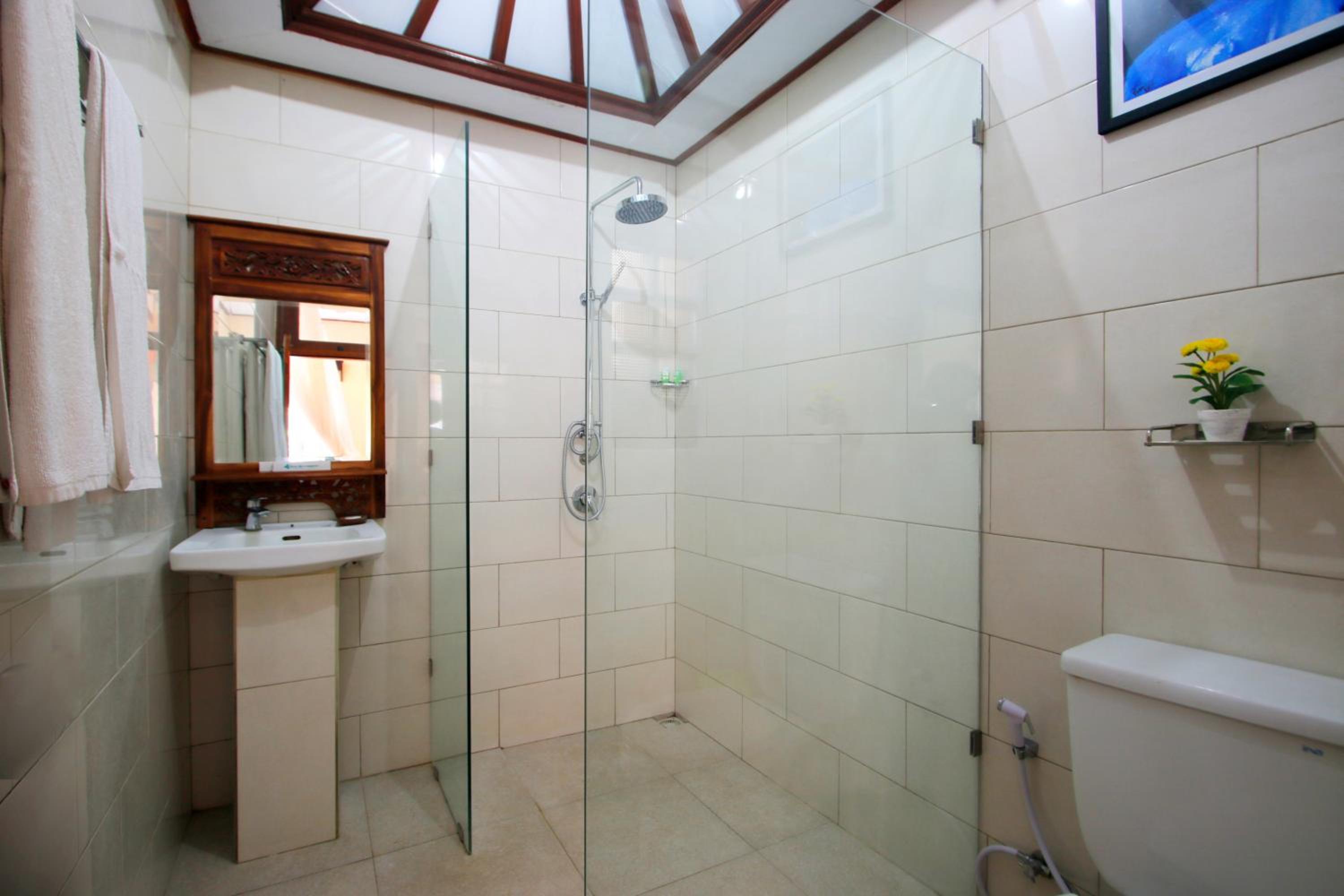 Two-Bedroom Suite with Kitchen photo 3