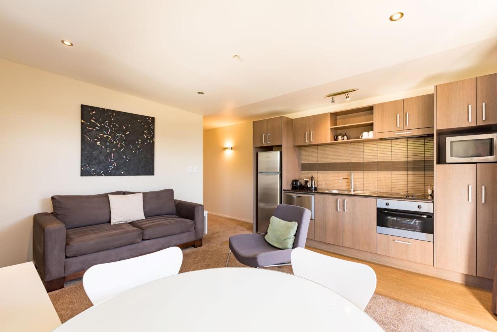 One-Bedroom Apartment photo 2