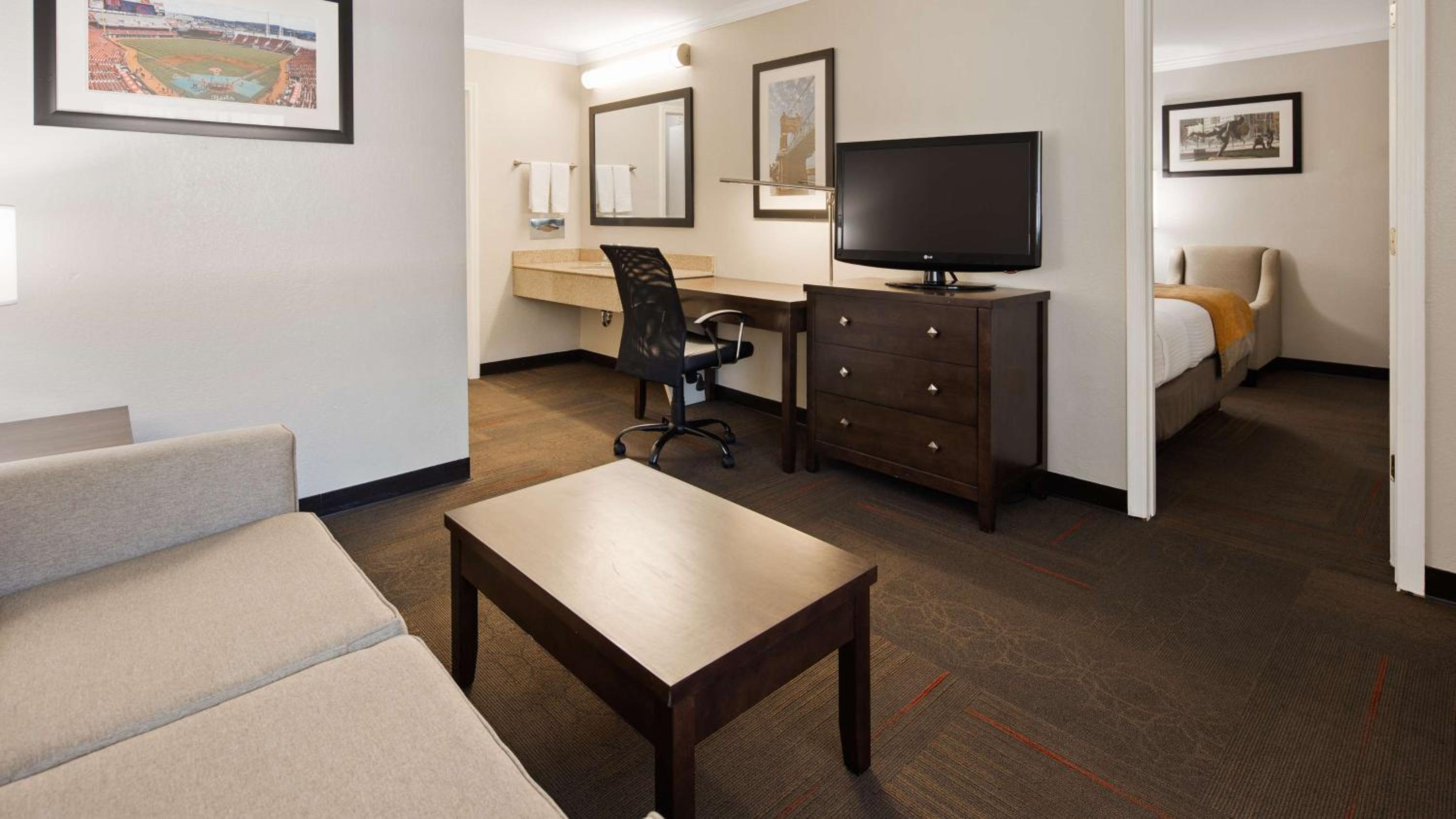 Double Suite - Non Smoking - Photo 1
