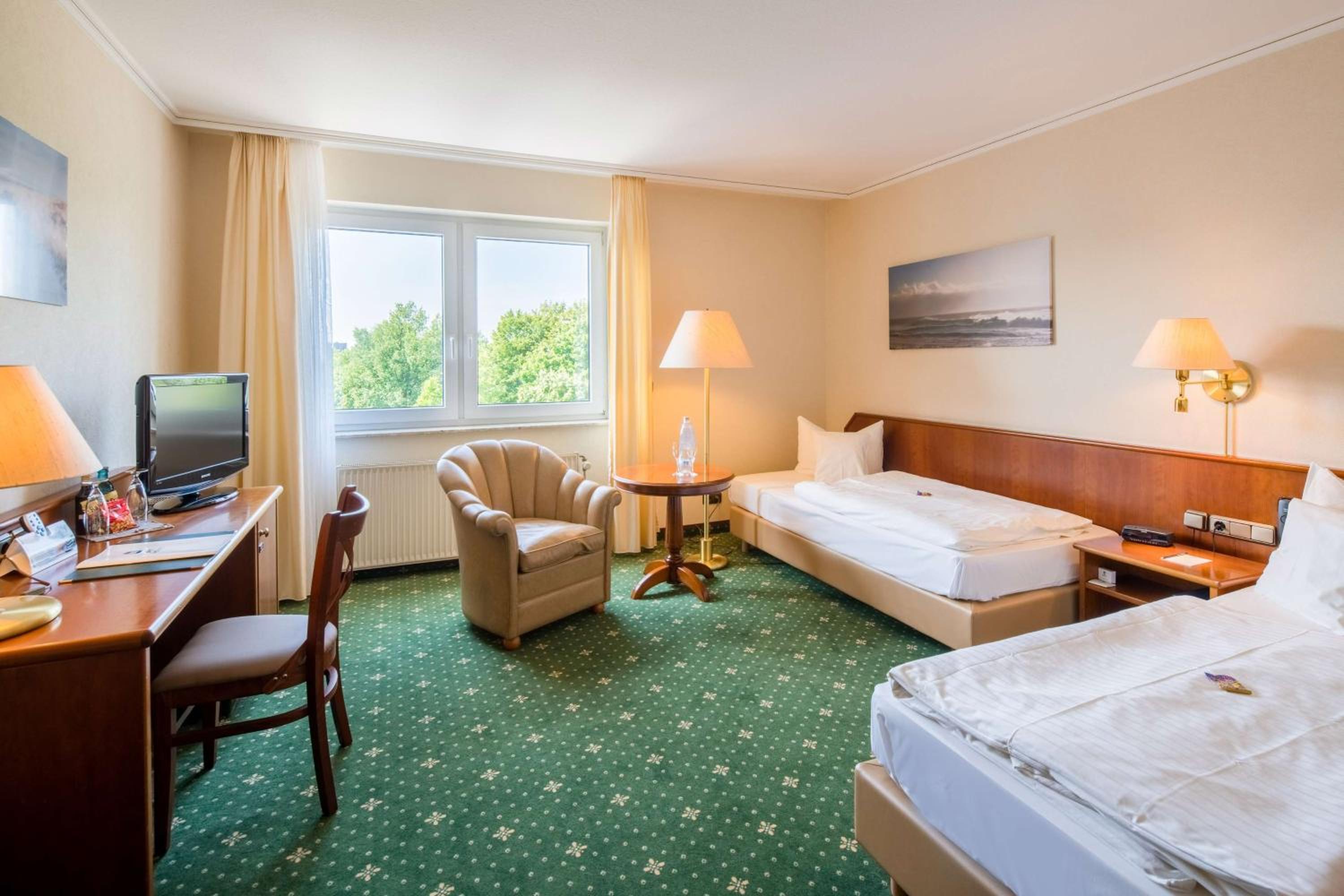 Standard Double Room with Two Single Beds photo 1