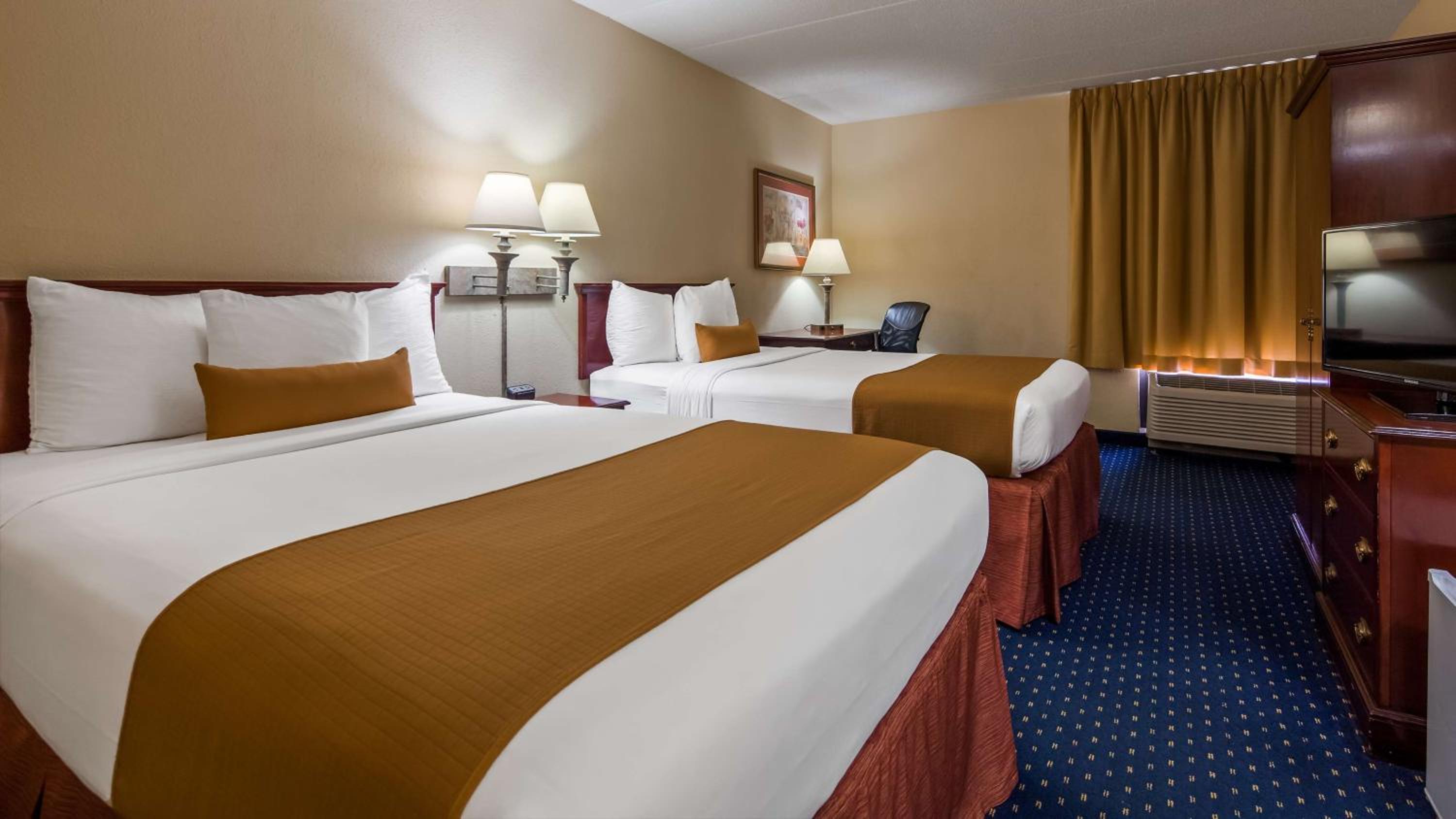 Double Room with Two Double Beds - Non-Smoking - Photo 2