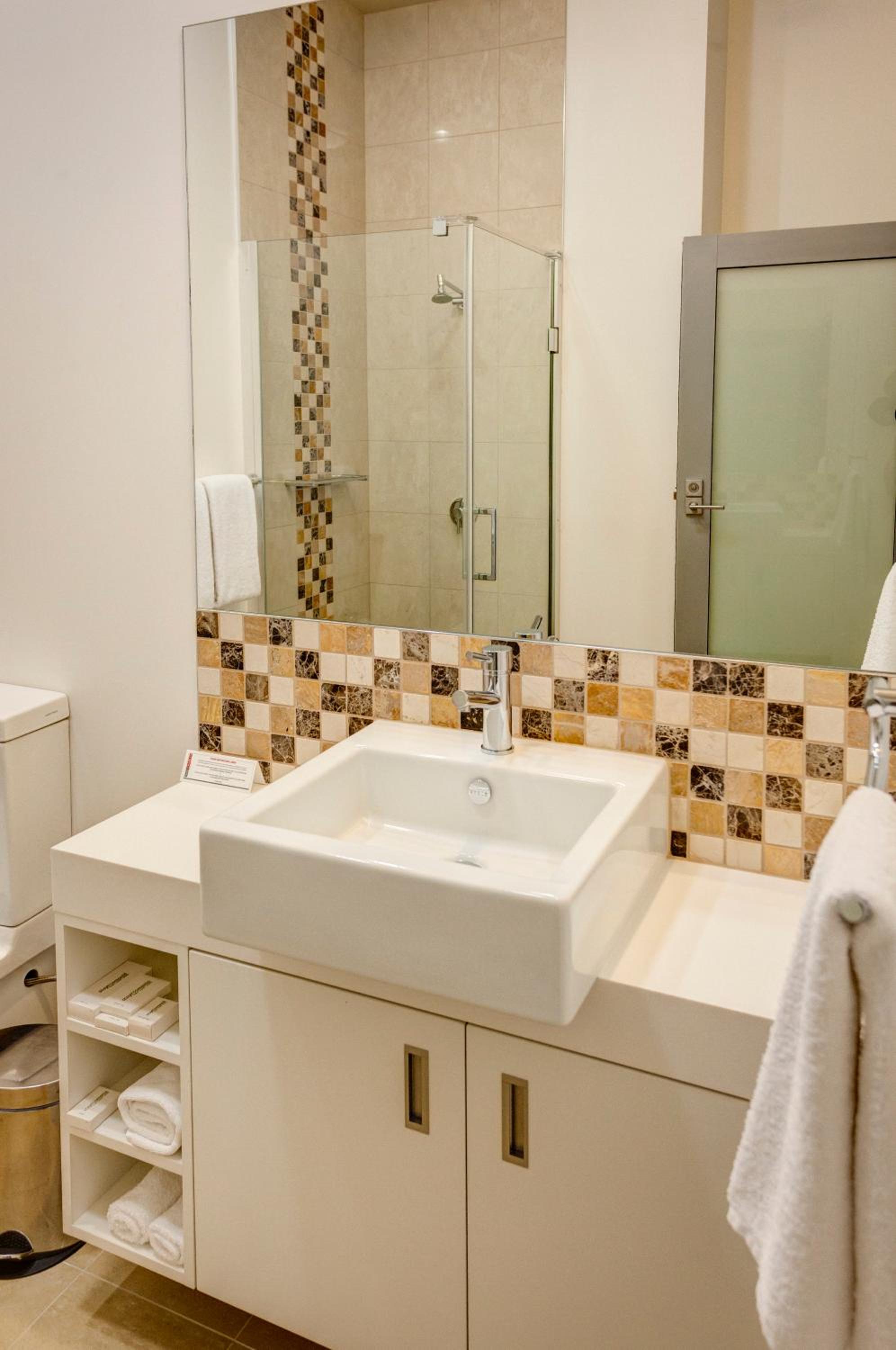 One-Bedroom Apartment with Spa - Photo 2
