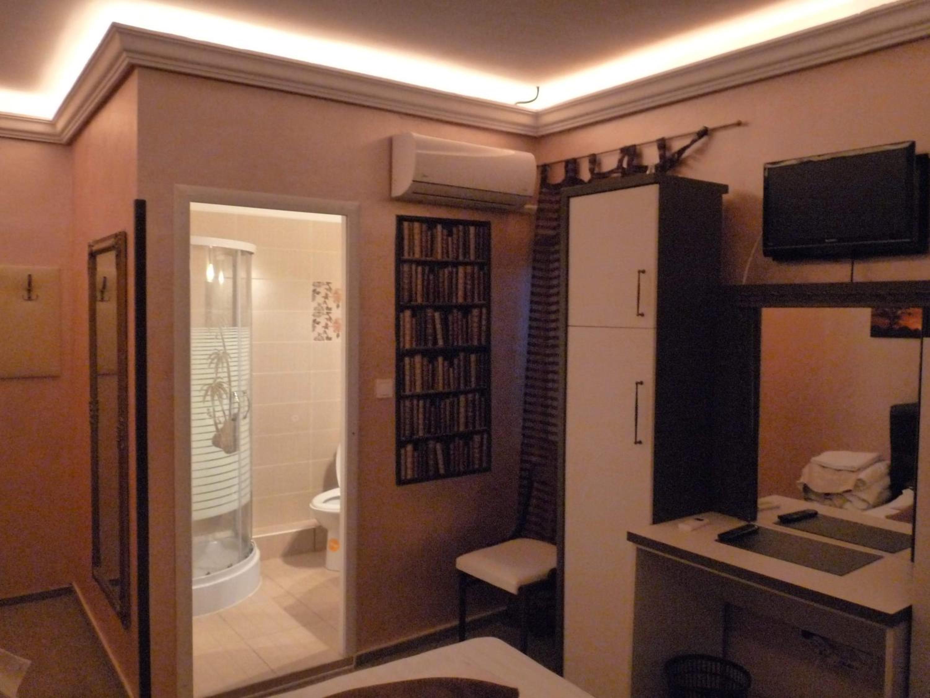 Twin Room - Photo 4