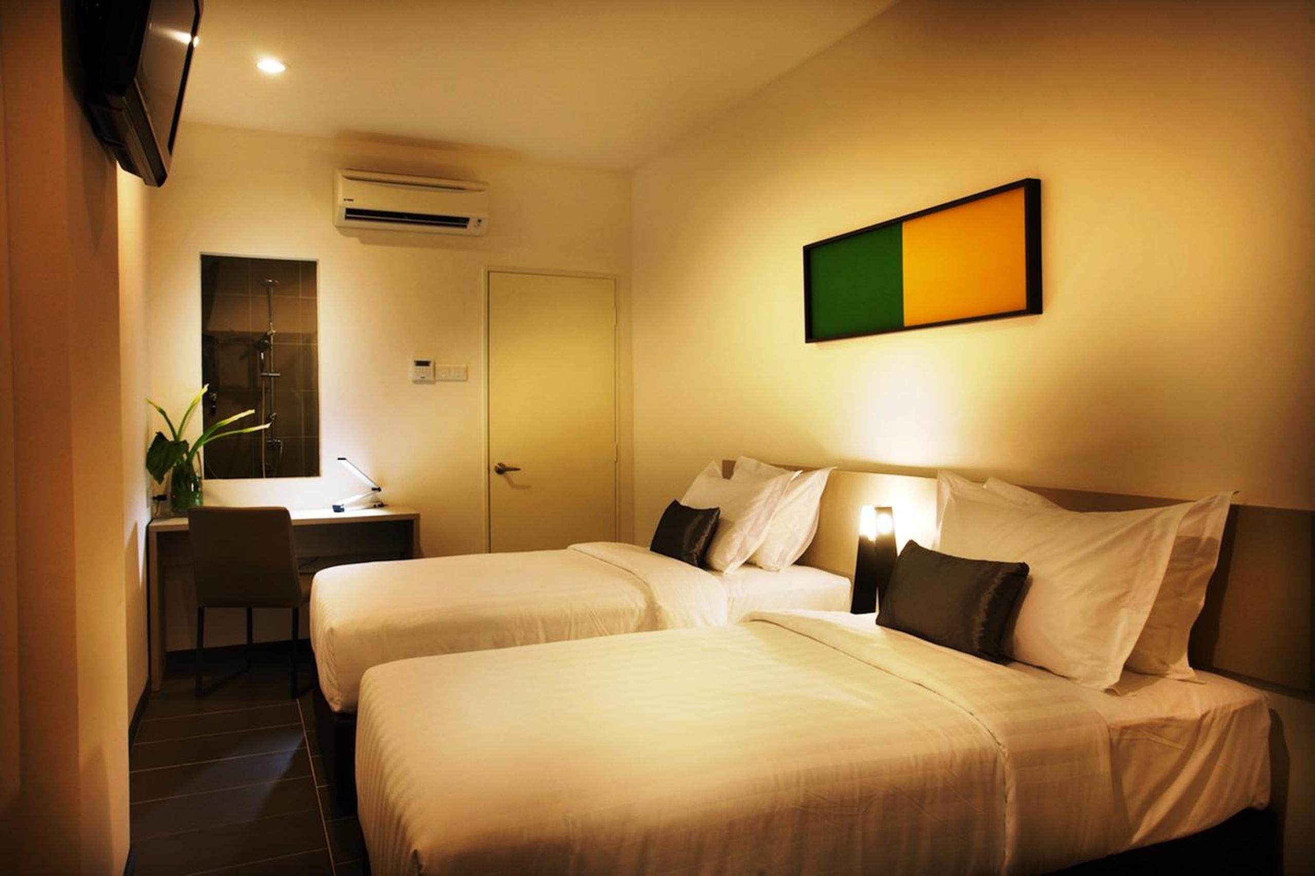 Standard Twin Room (No Window) - Photo 3
