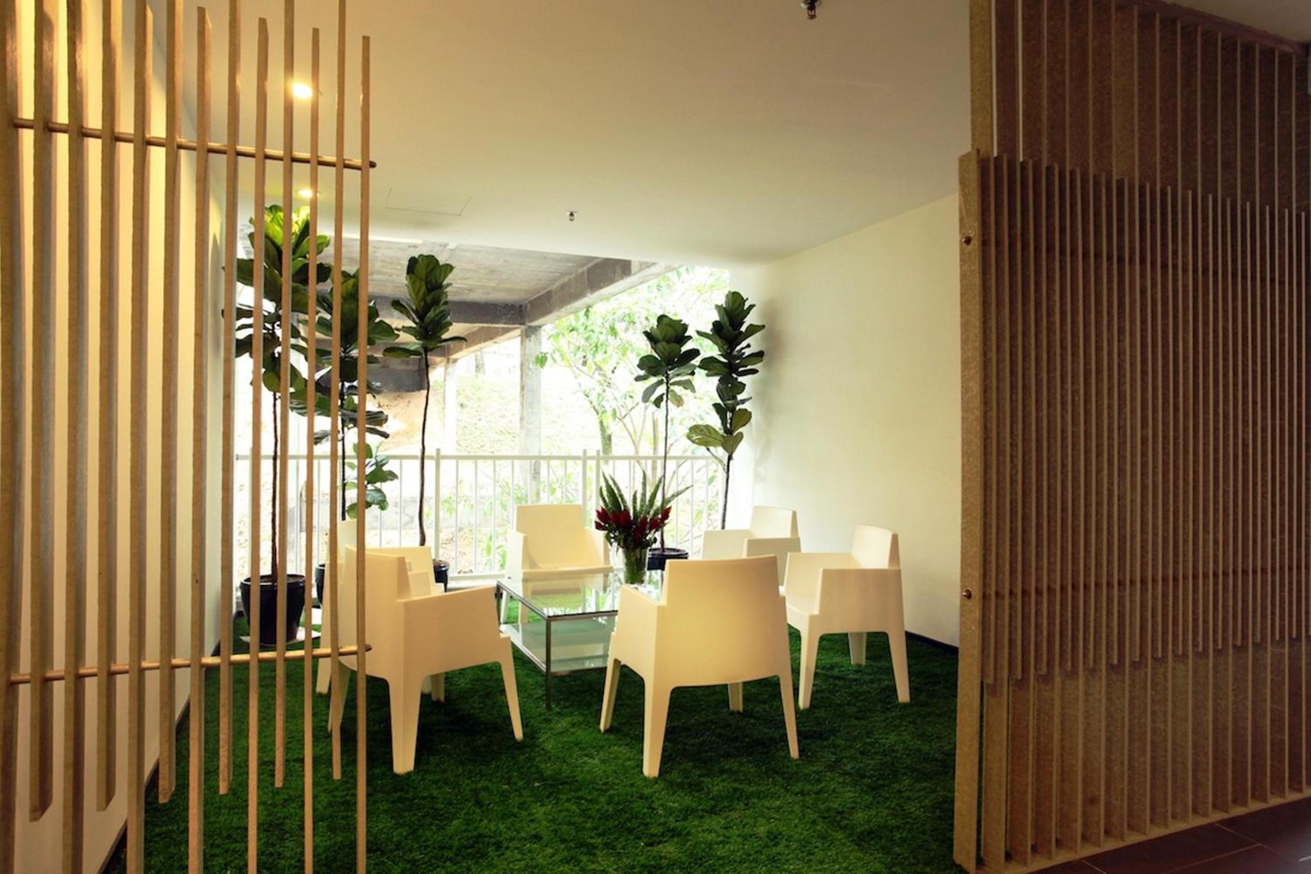 Standard Twin Room (No Window) - Photo 4