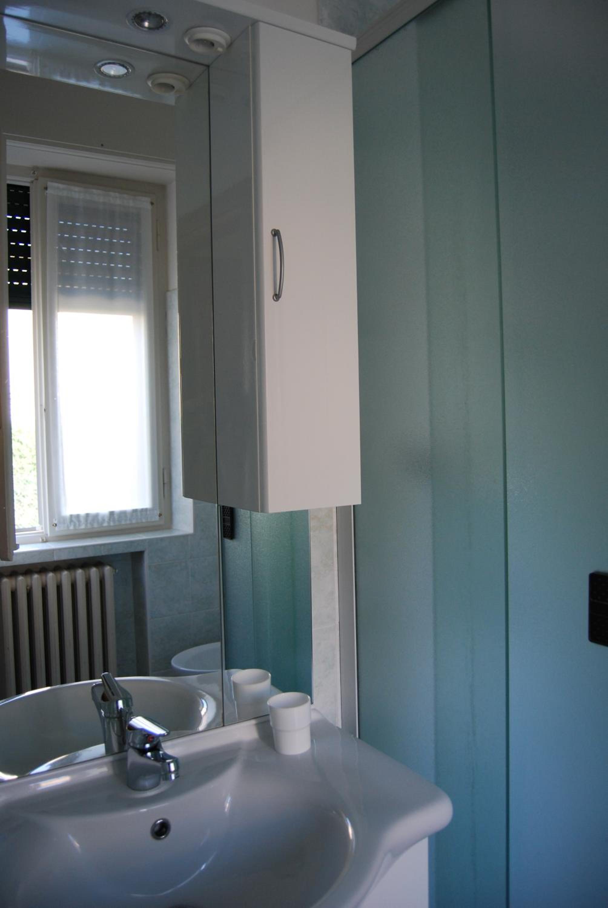 Triple Room with Private Bathroom - Photo 7