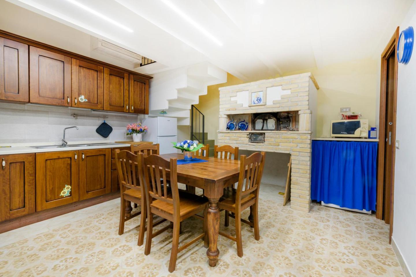 Apartment - Photo 2