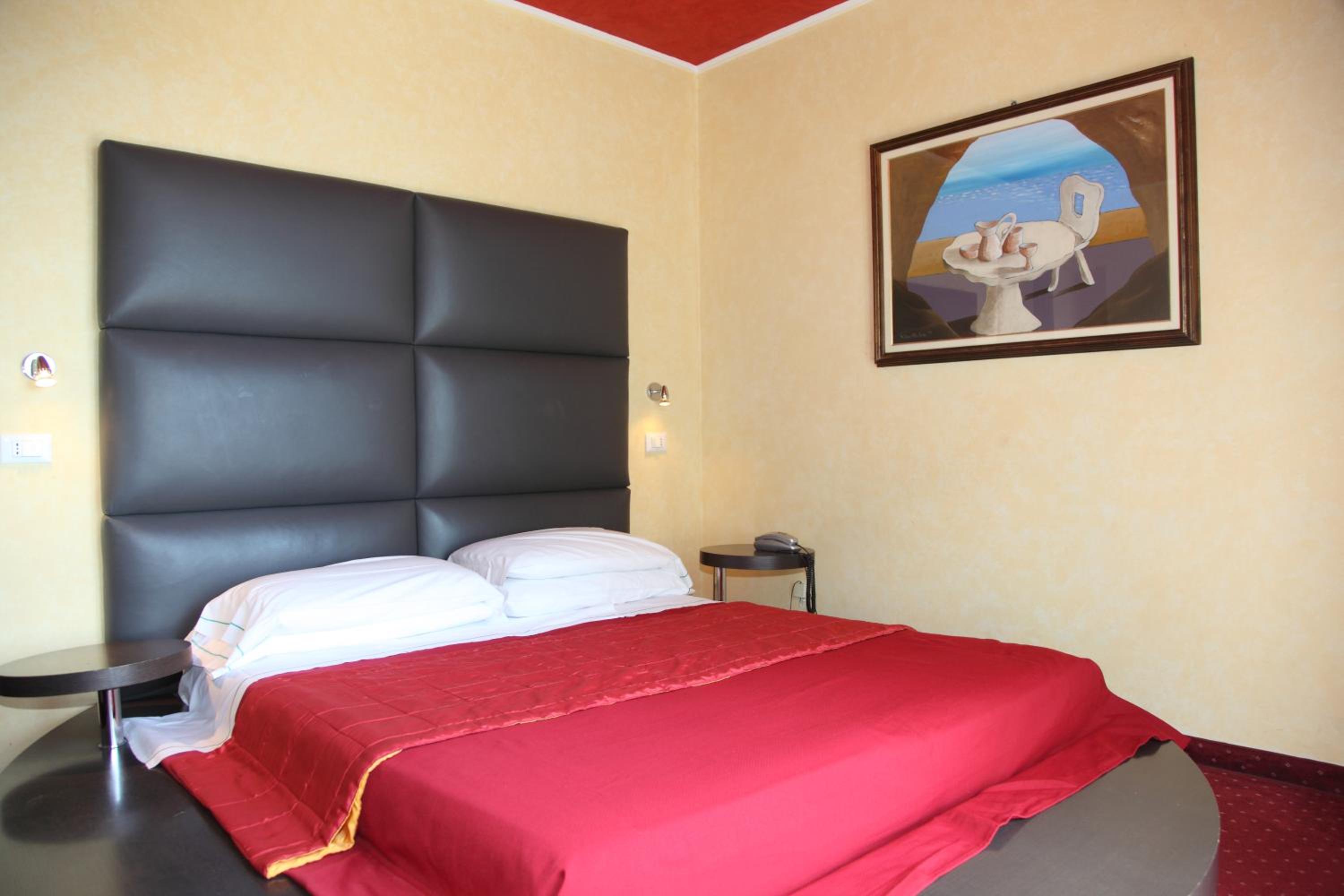 Classic Quadruple Room - Photo 1