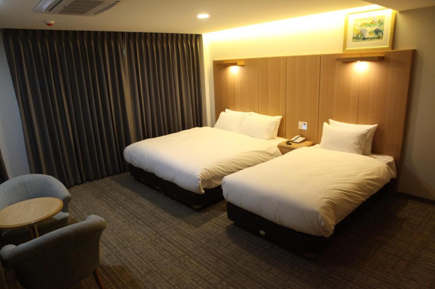 Suite with City View - Photo 2