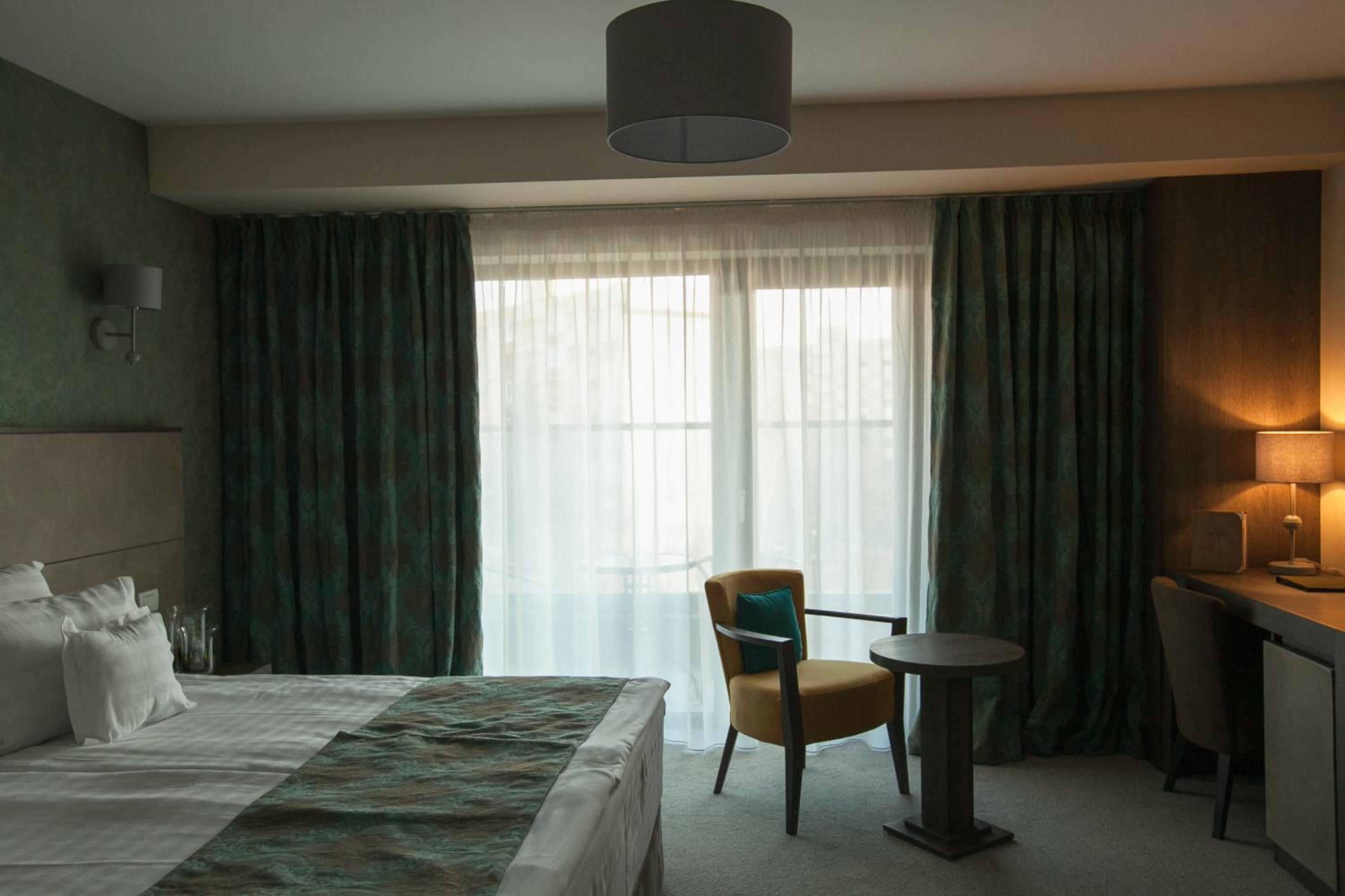 Standard Double Room - Photo 11
