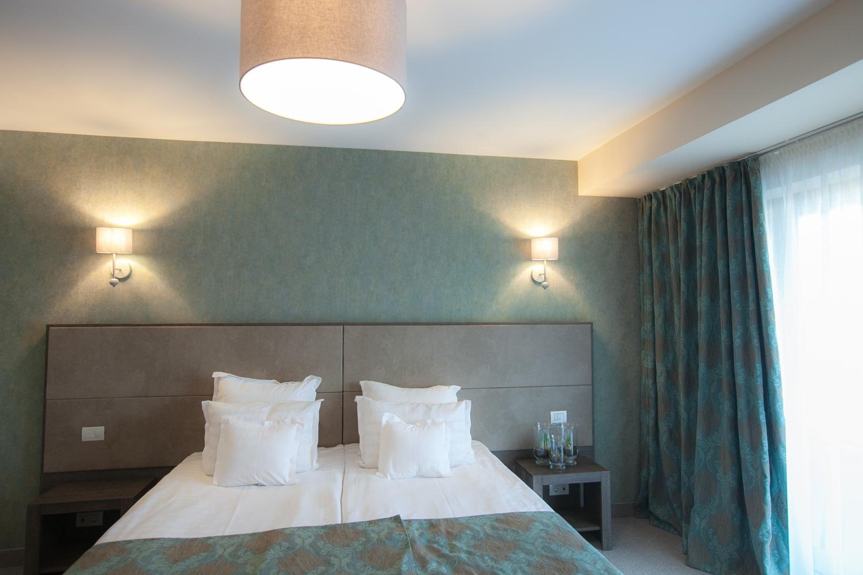 Standard Double Room - Photo 12