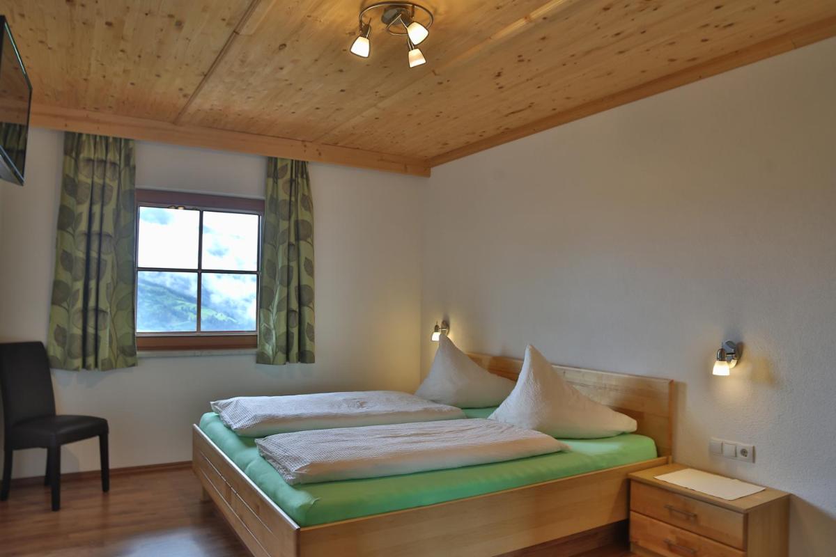 Two-Bedroom Apartment with Mountain View photo 3