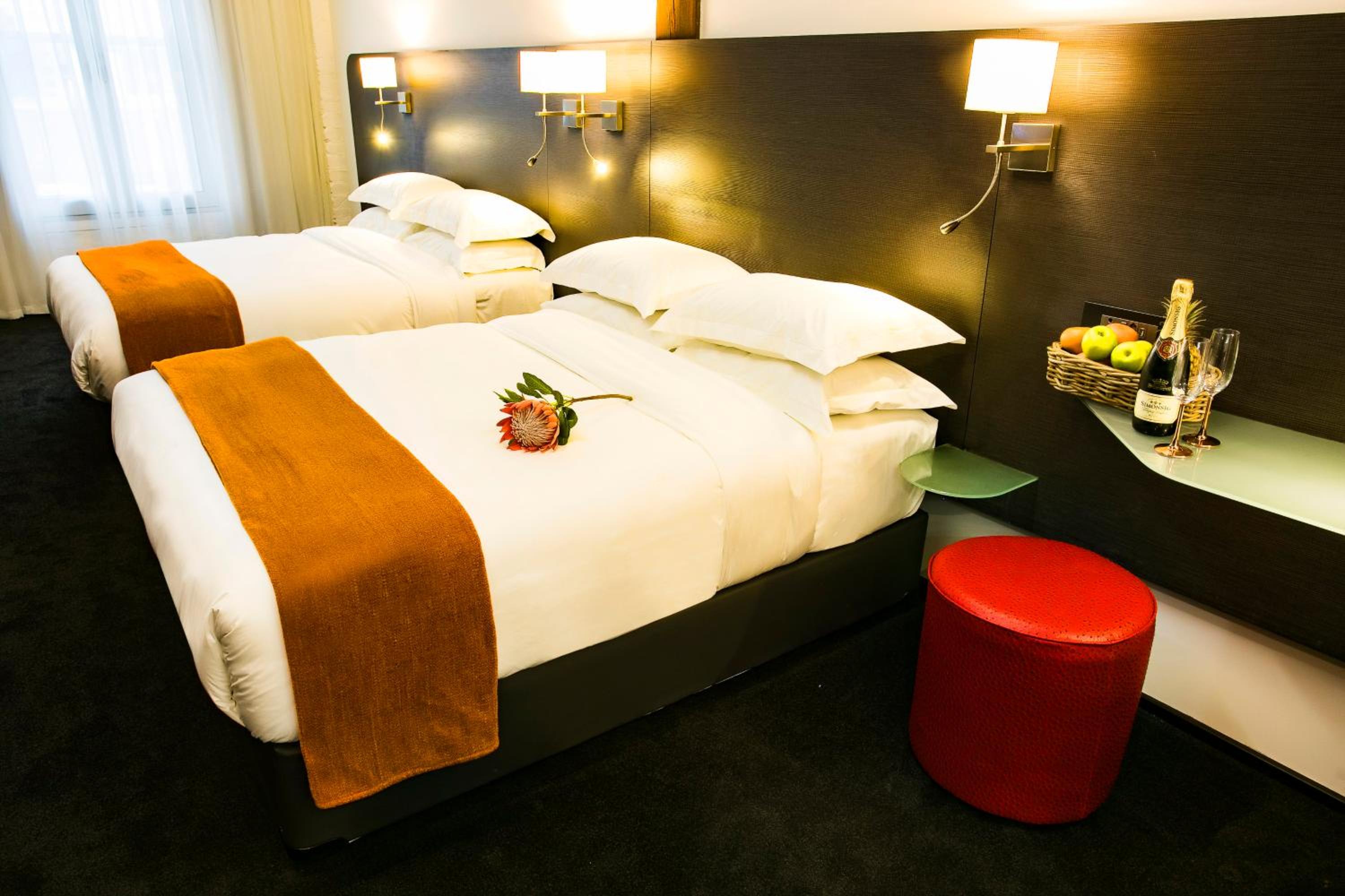 Standard Twin Room photo 2