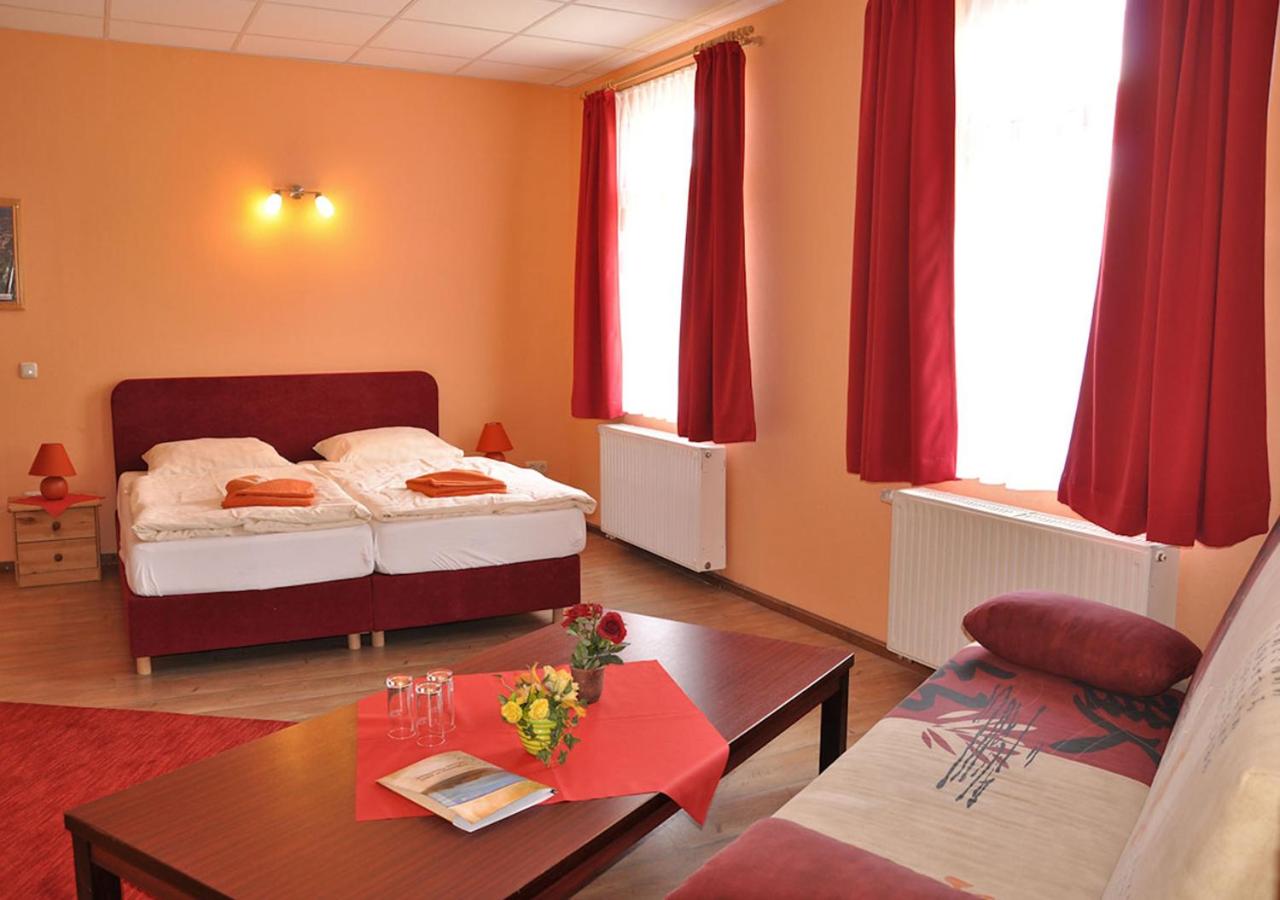 Economy Double Room - Photo 3