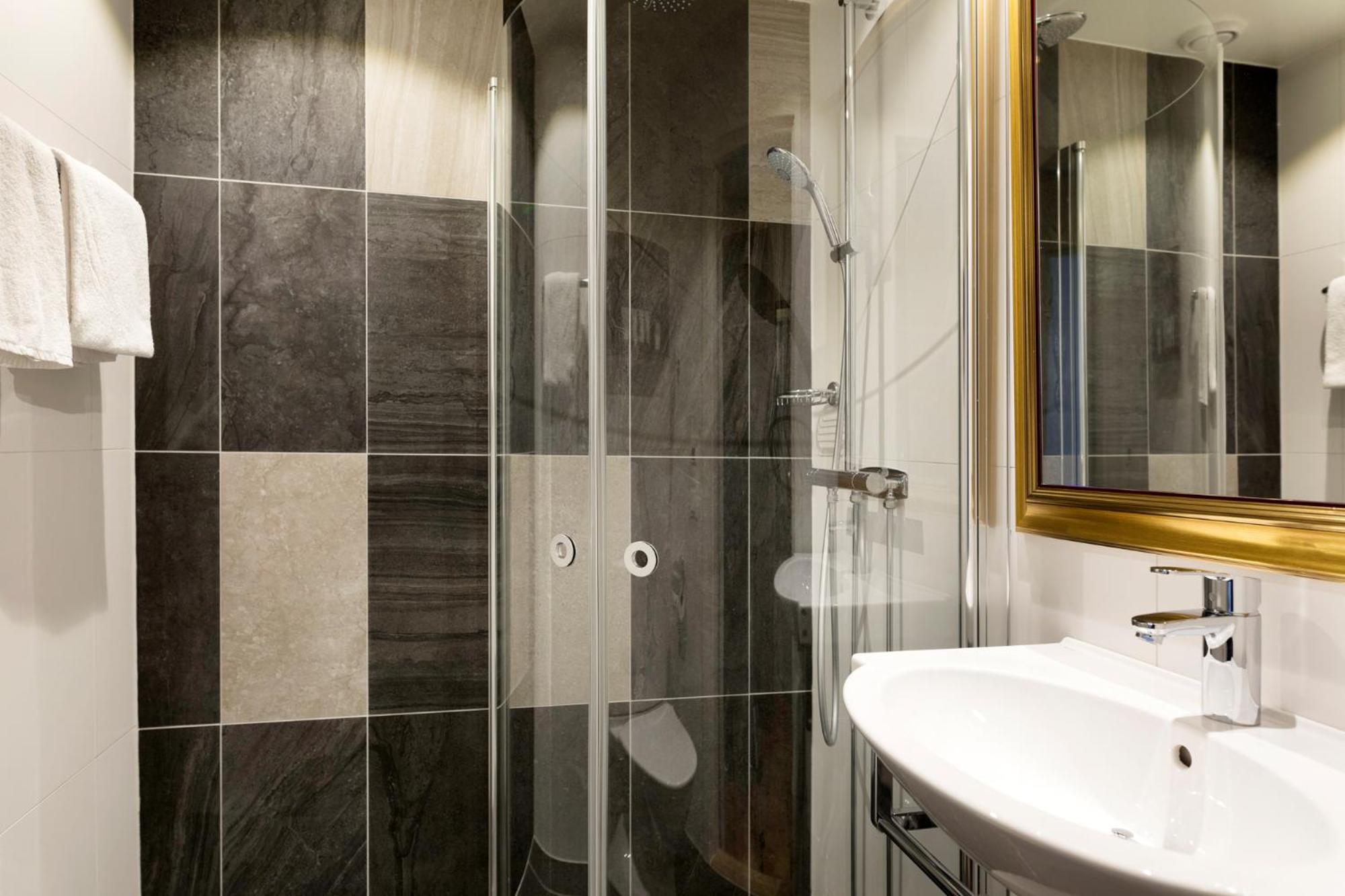 Junior Suite - Photo 11
