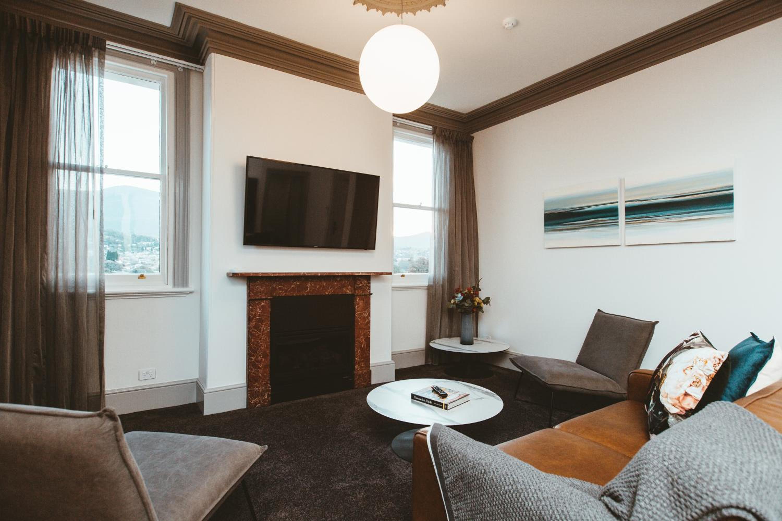 Two-Bedroom Studio - Hunter
