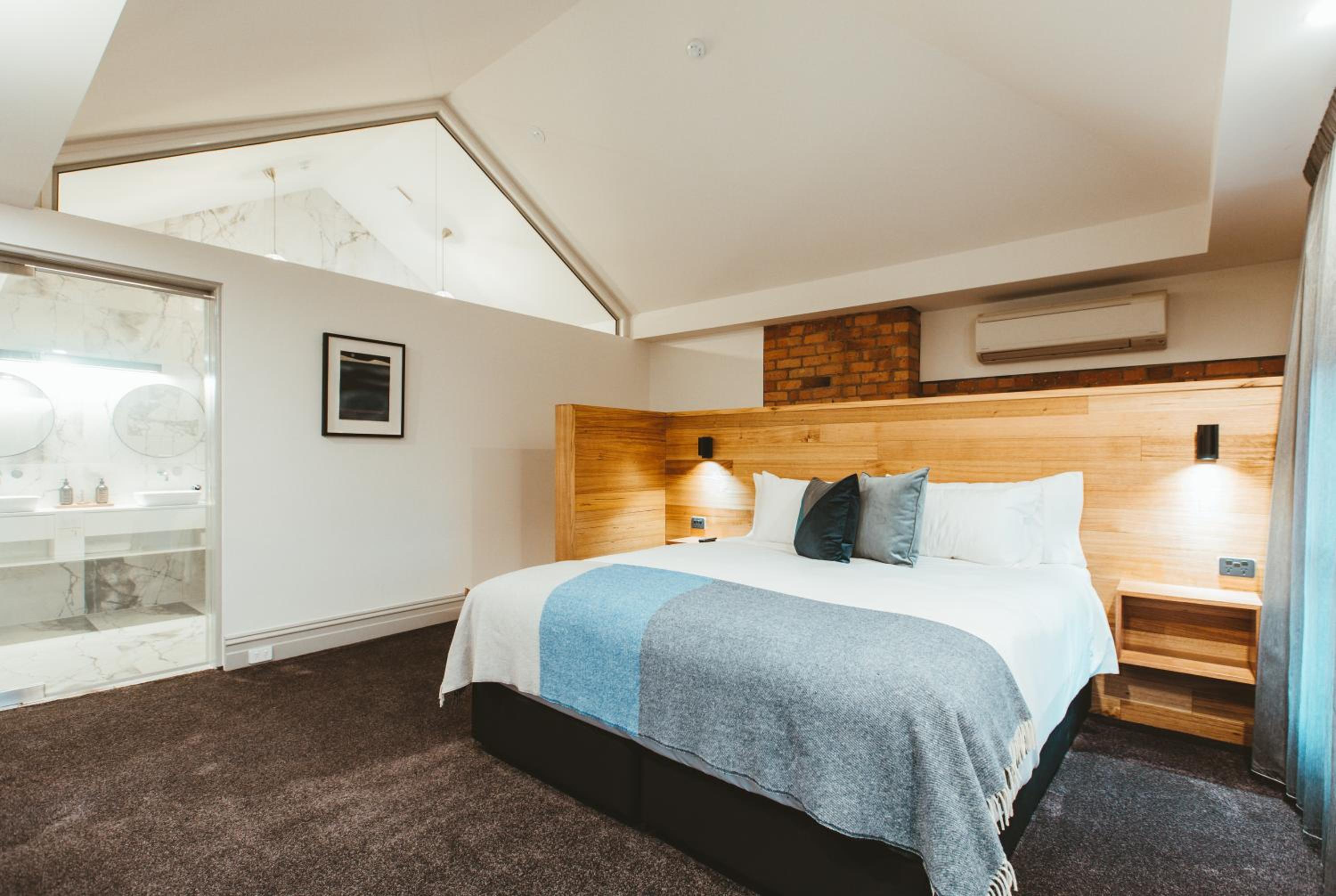 Two-Bedroom Studio - Hunter thumbnail 5