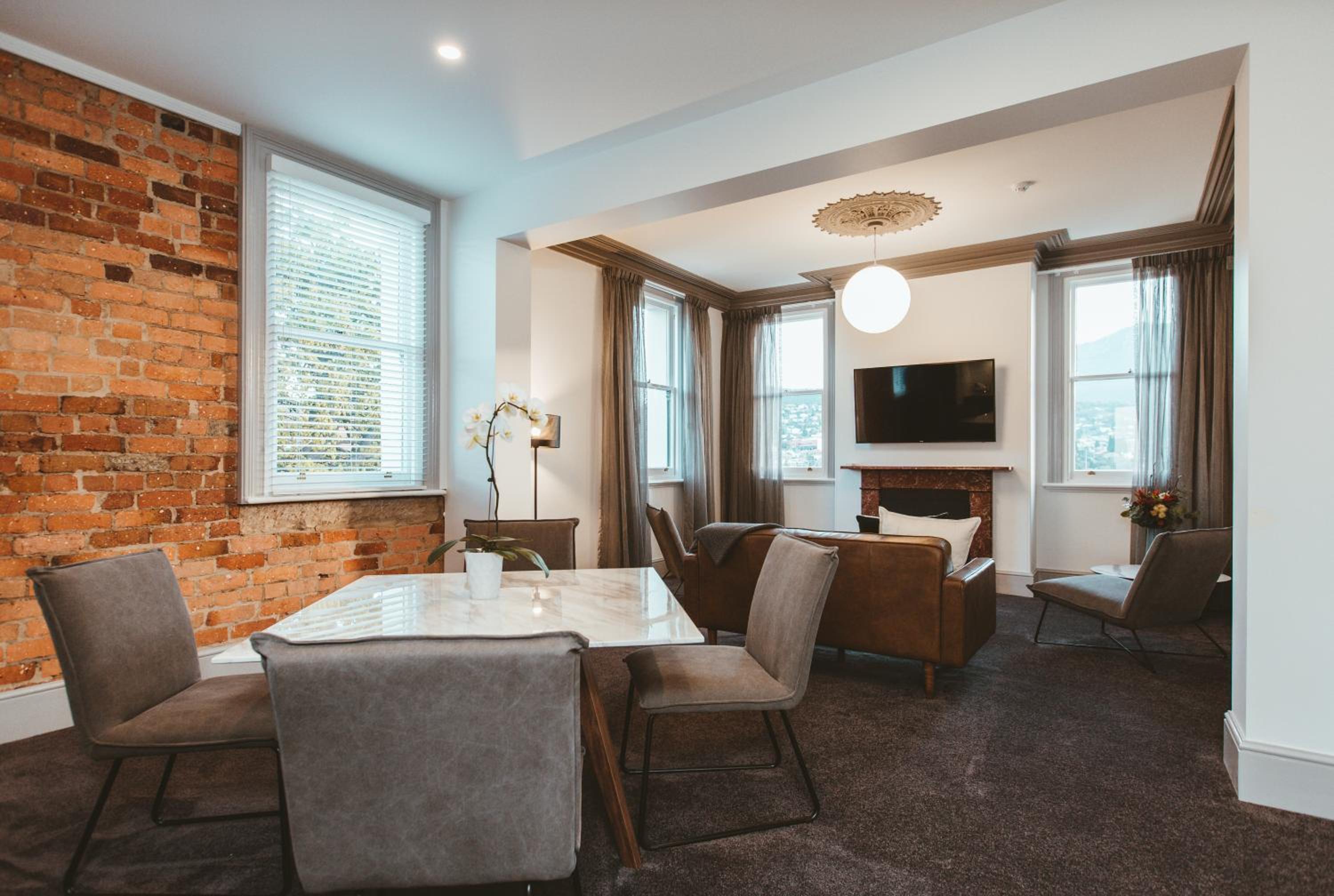 Two-Bedroom Studio - Hunter