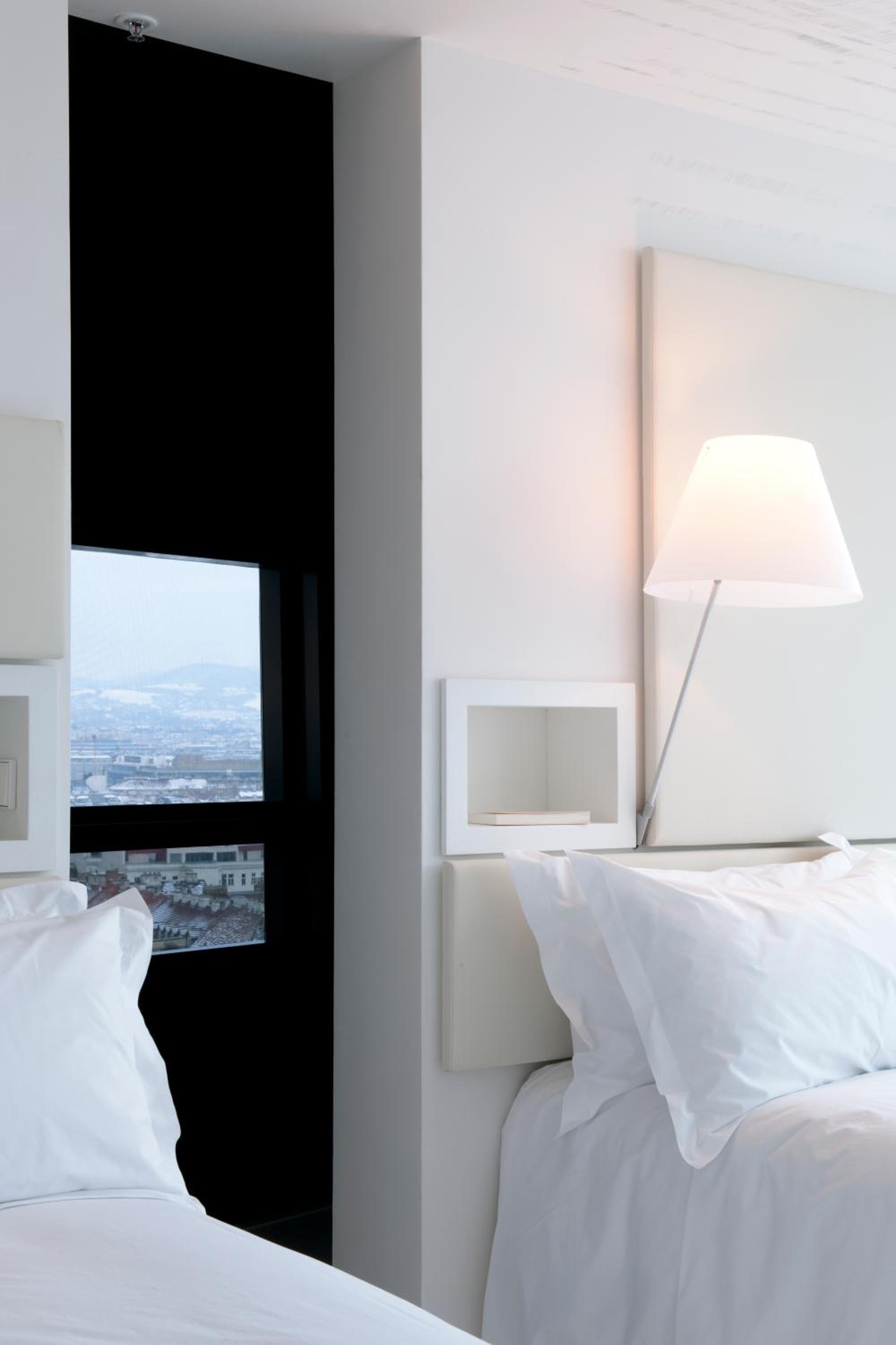Corner Queen Room with Two Queen Beds and Ferris Wheel View - Photo 3