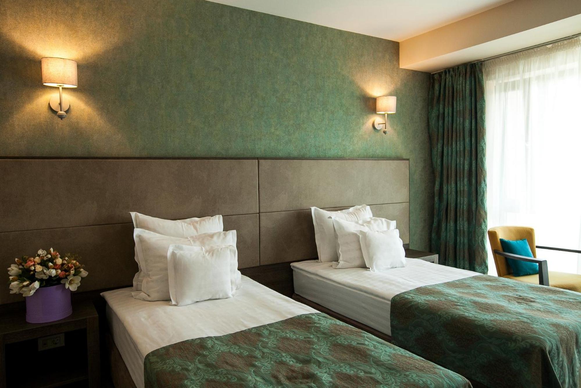 Standard Double Room - Photo 8