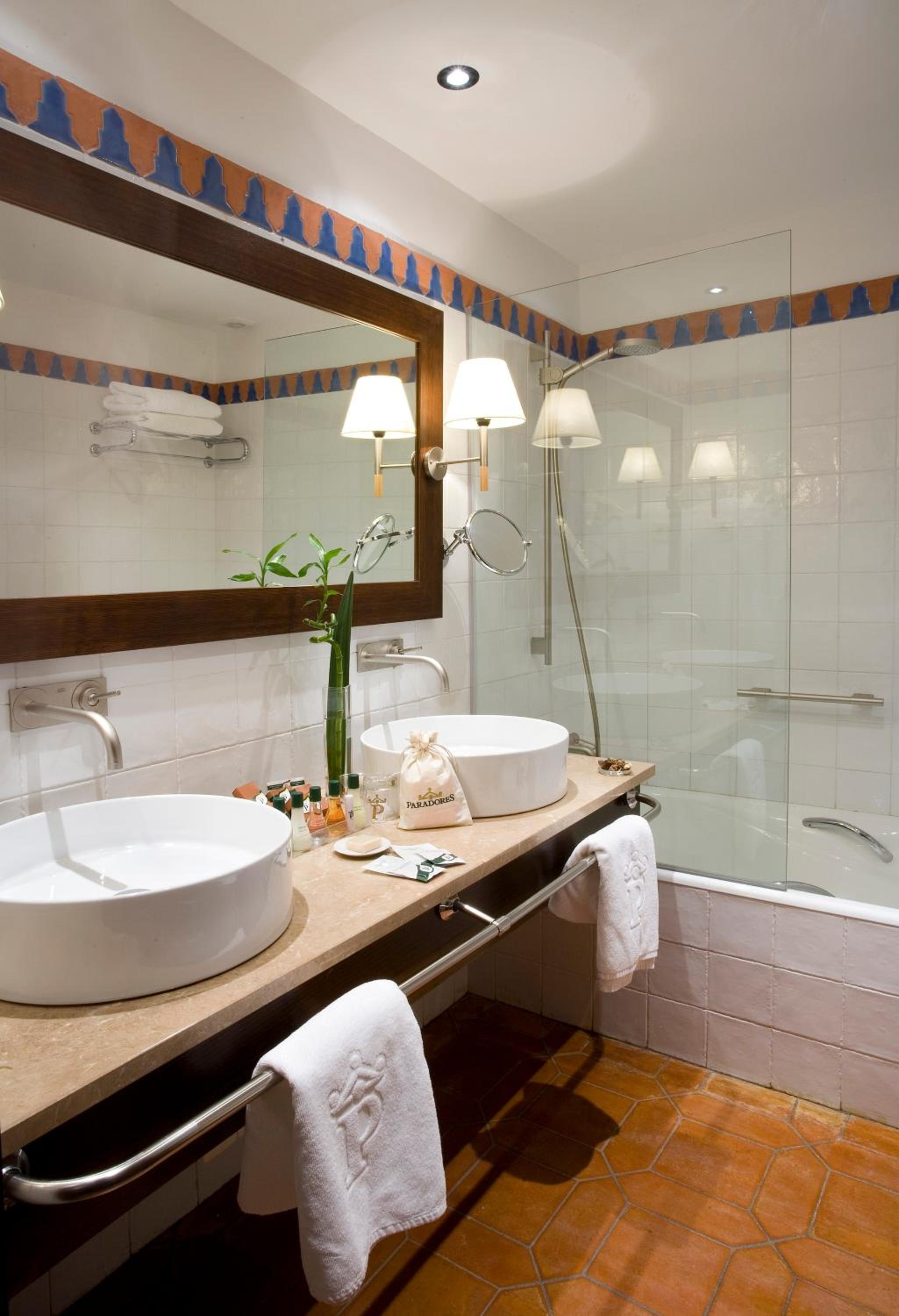 Standard Double Room - Photo 5