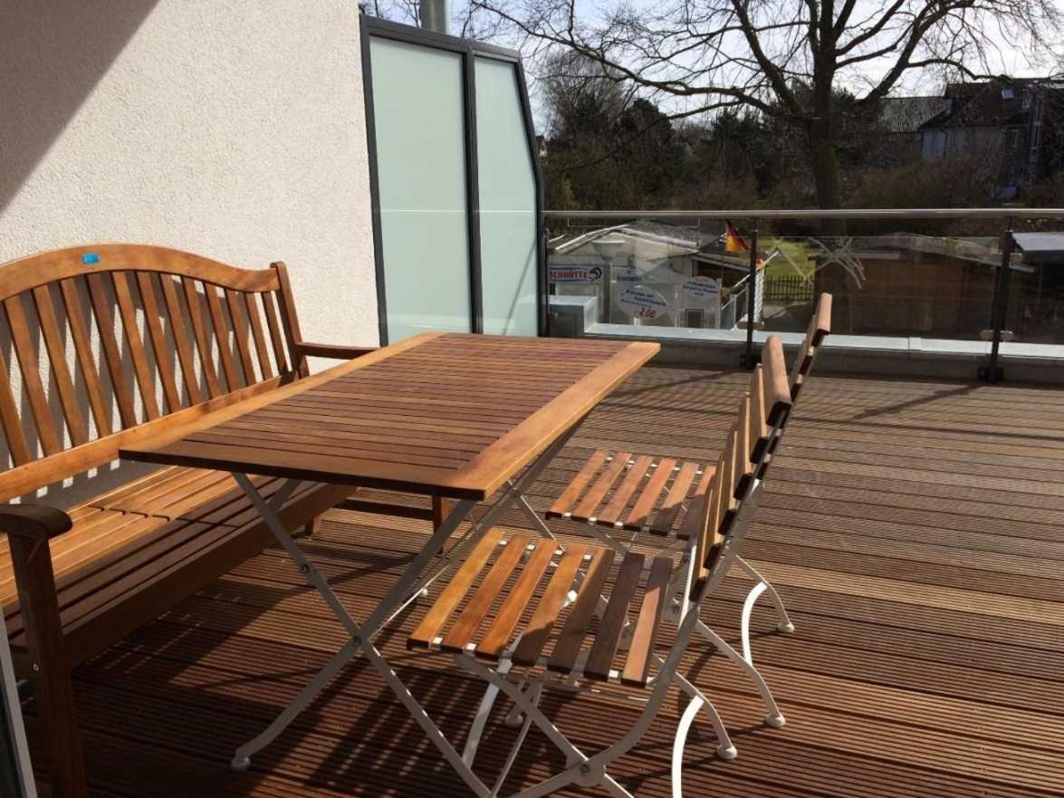 One-Bedroom Apartment with Balcony photo 3