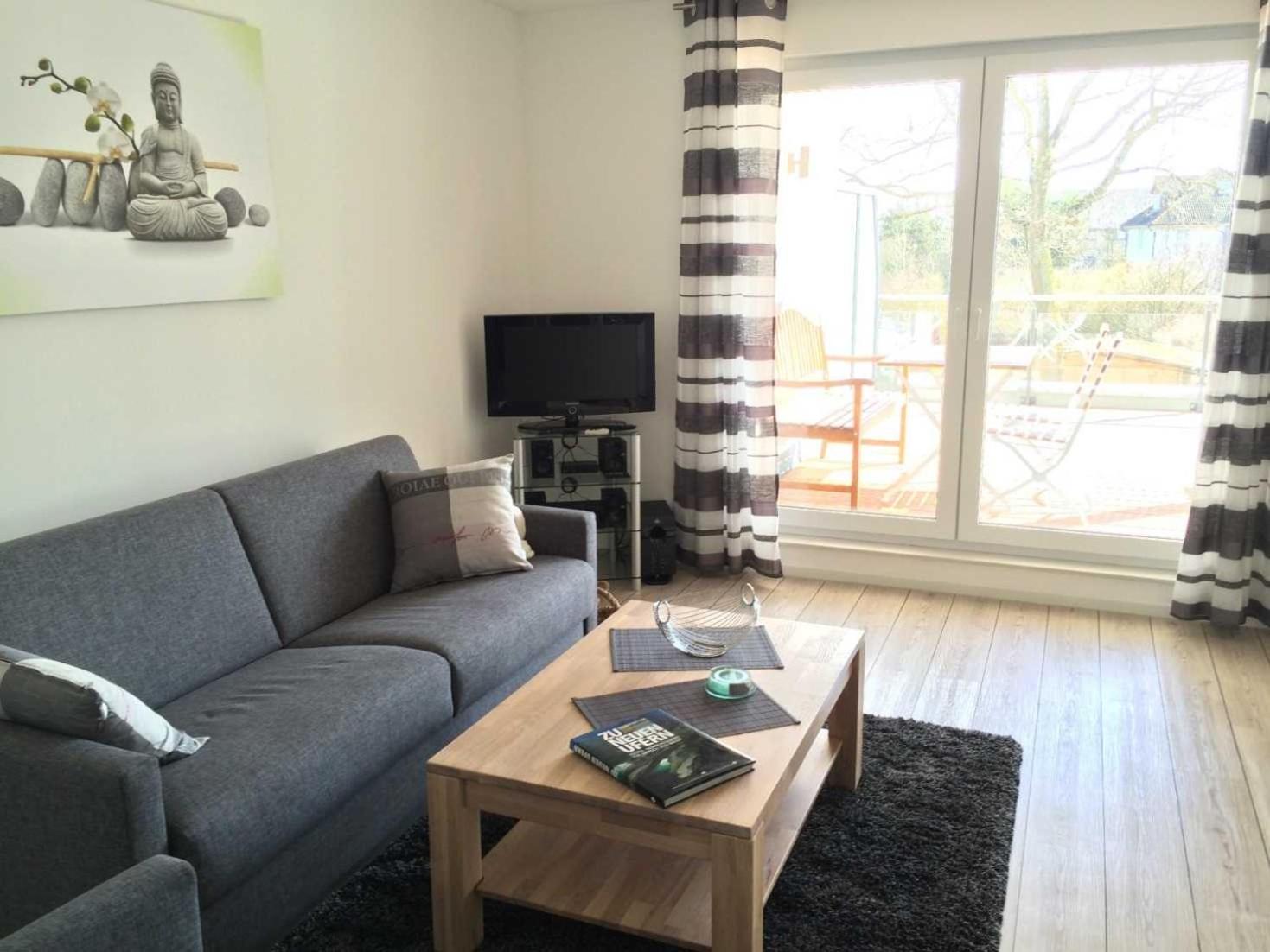 One-Bedroom Apartment with Balcony photo 1