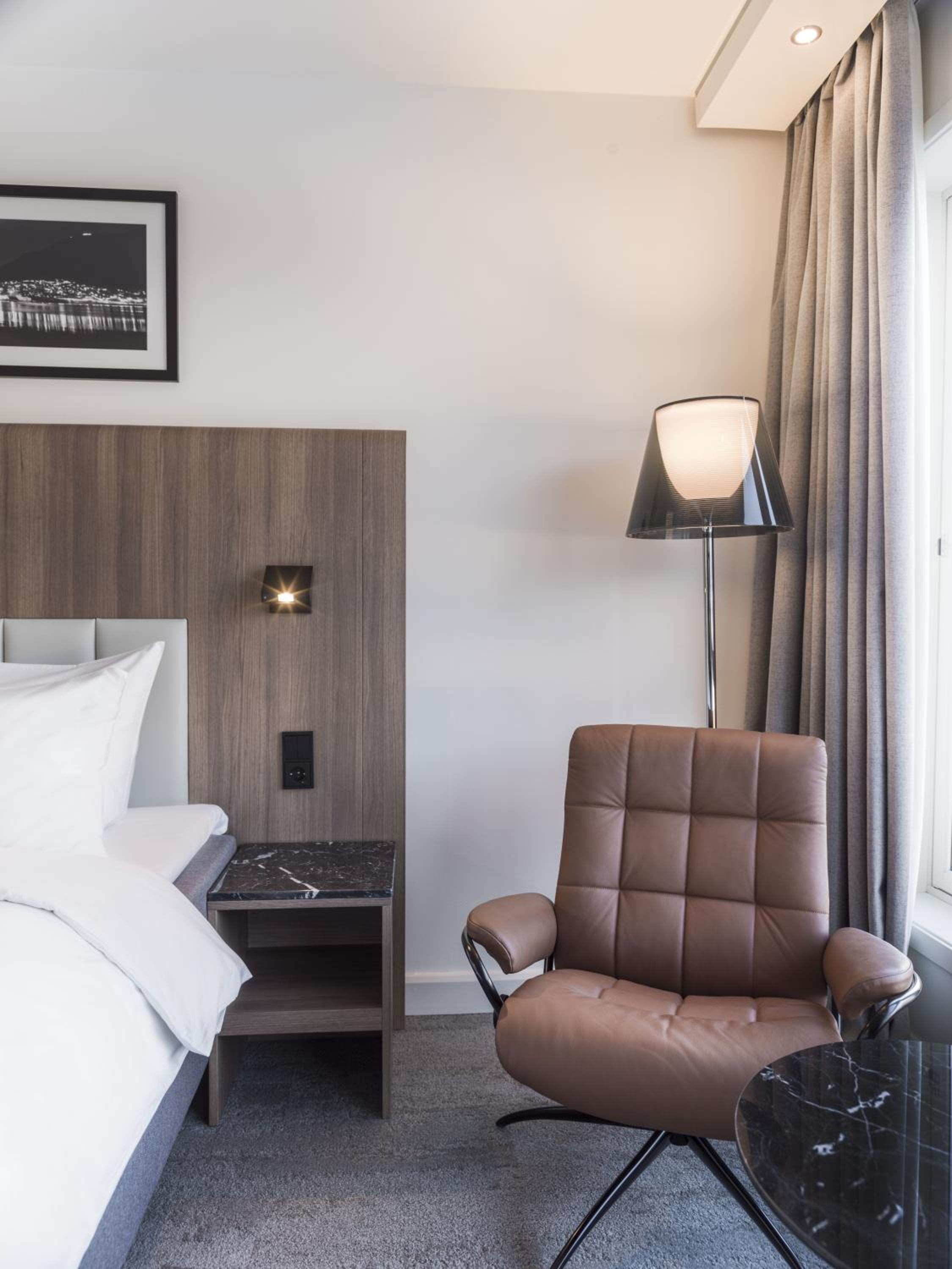 Premium Room with Sea and Mountain View - Photo 6