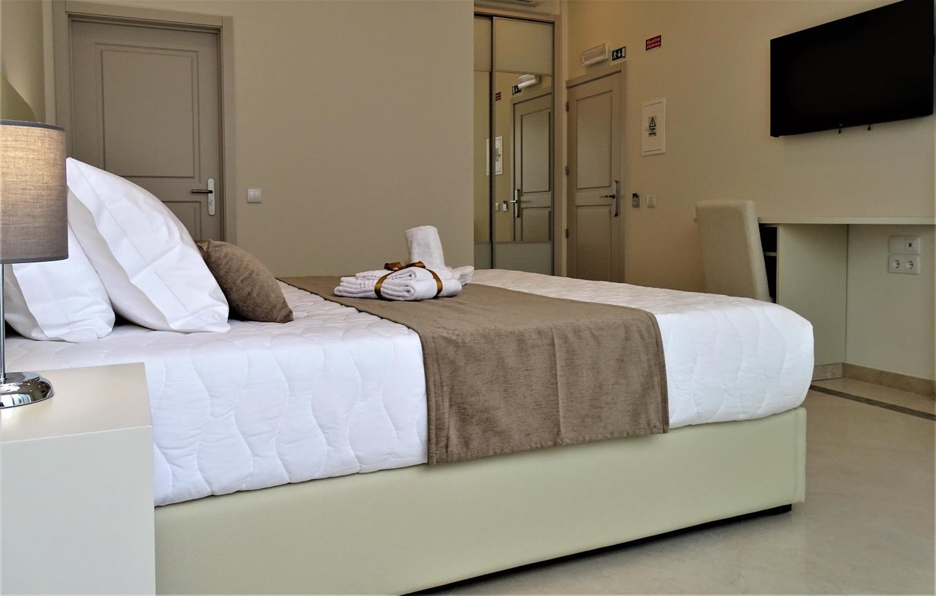 Deluxe Double or Twin Room photo 3