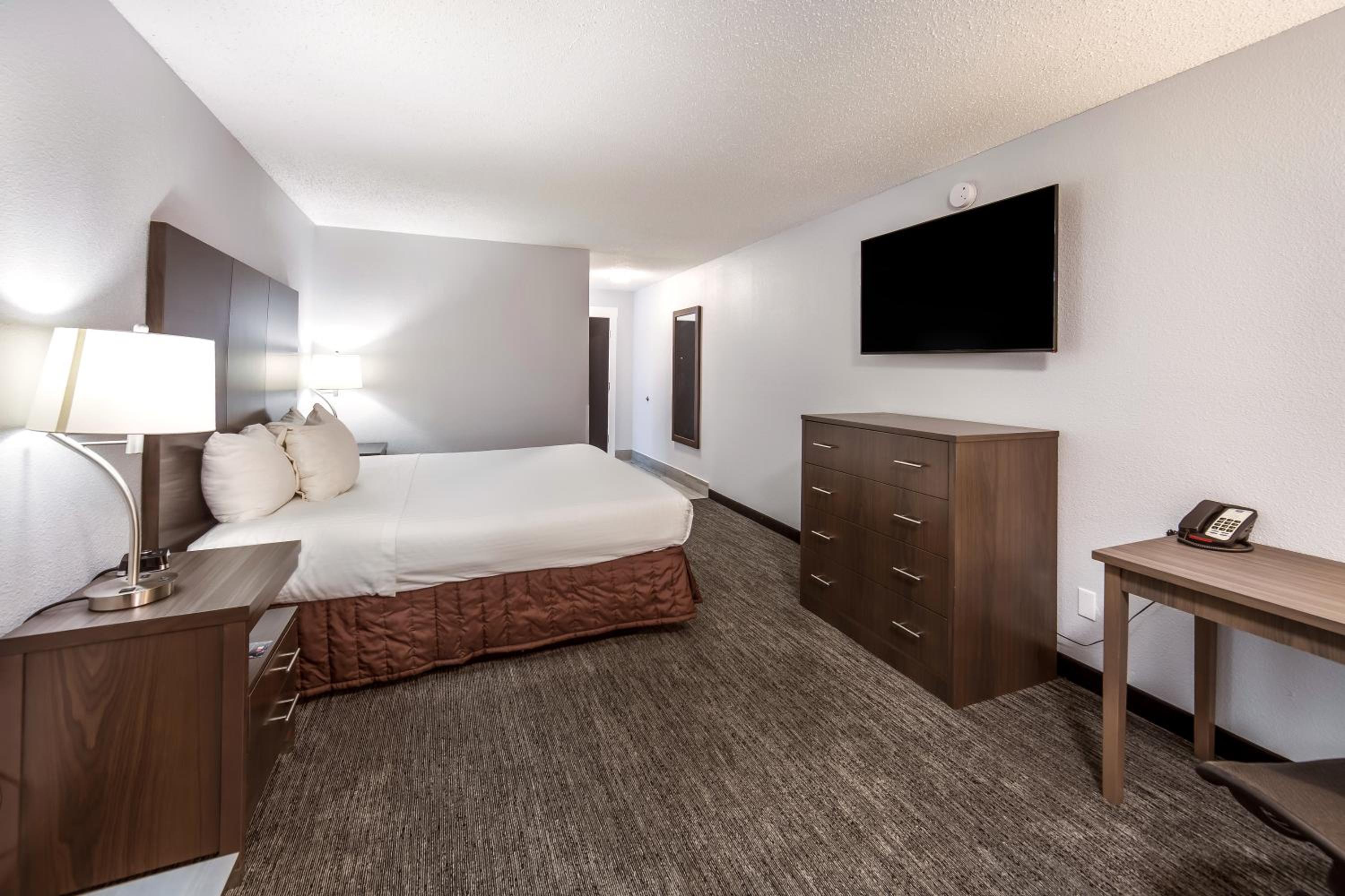 Standard King Room - Photo 2
