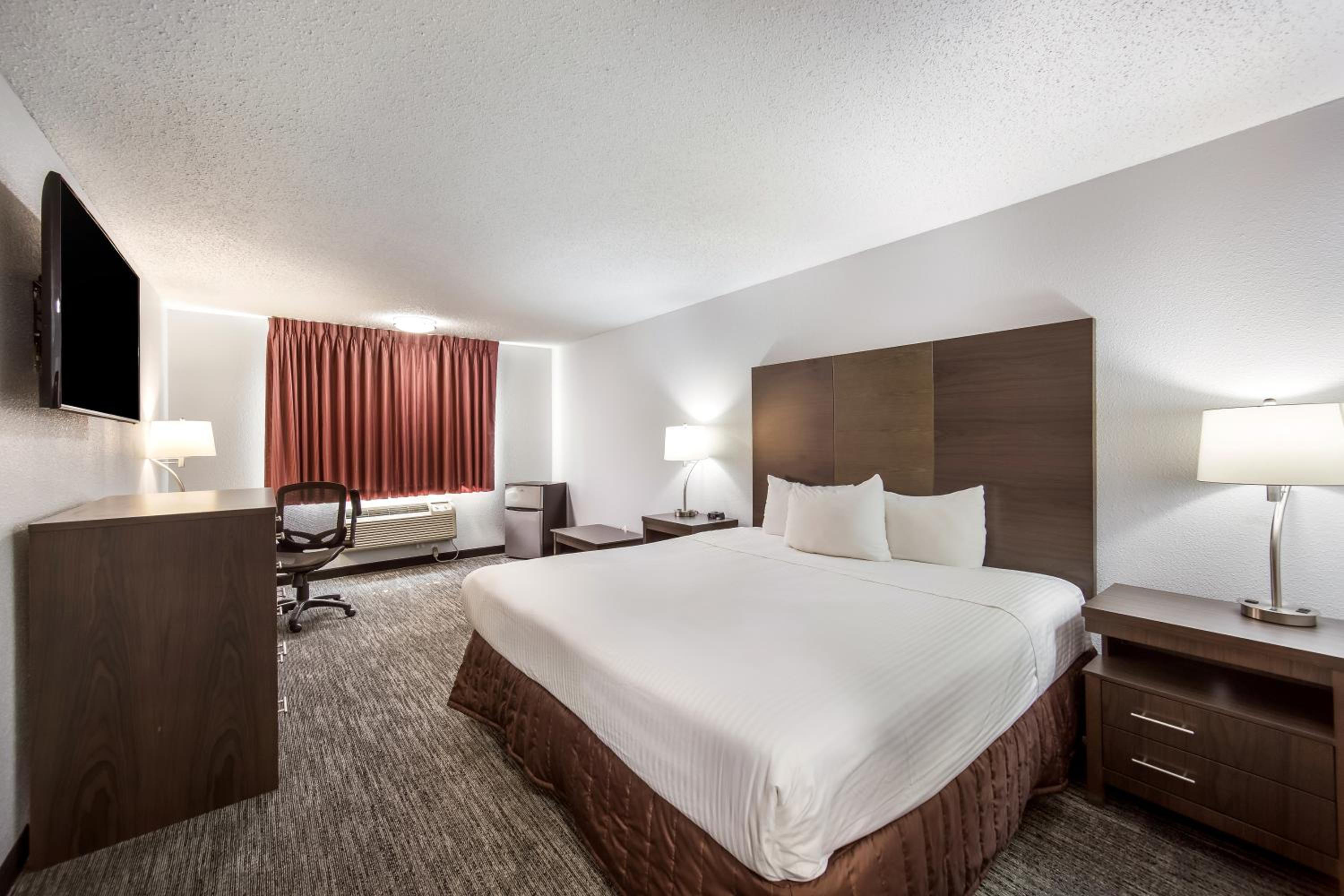 Standard King Room - Photo 4