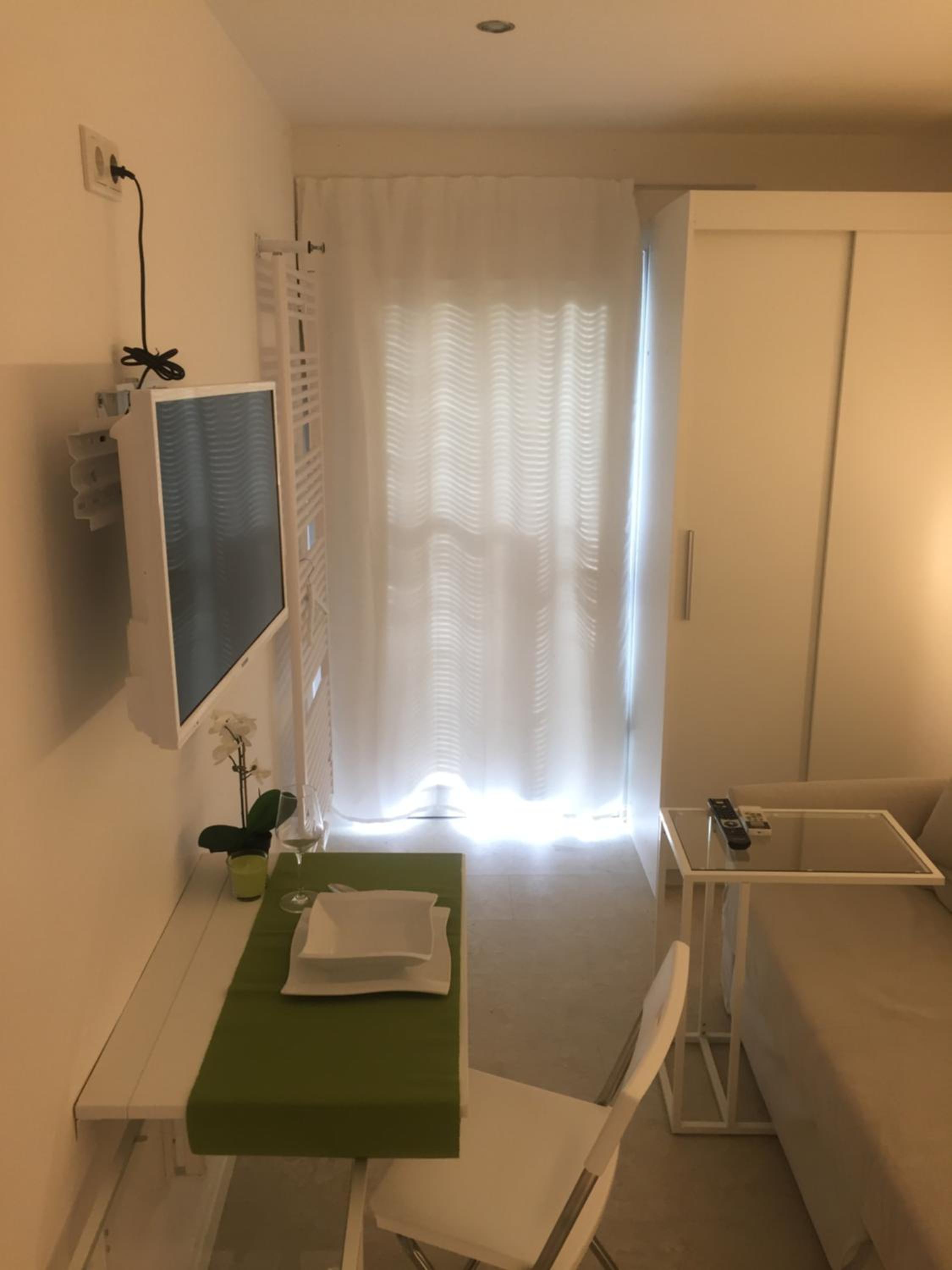 Studio with Sofa Bed - Photo 9