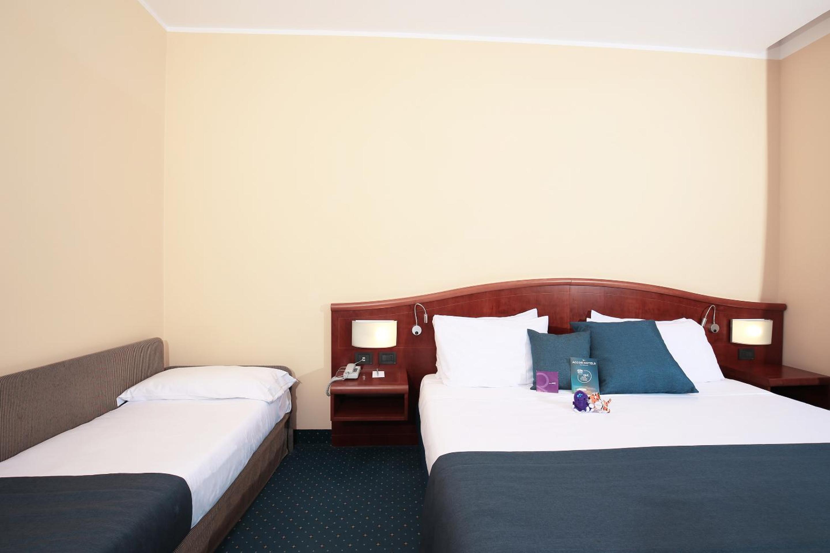 Standard Triple Room - Photo 3