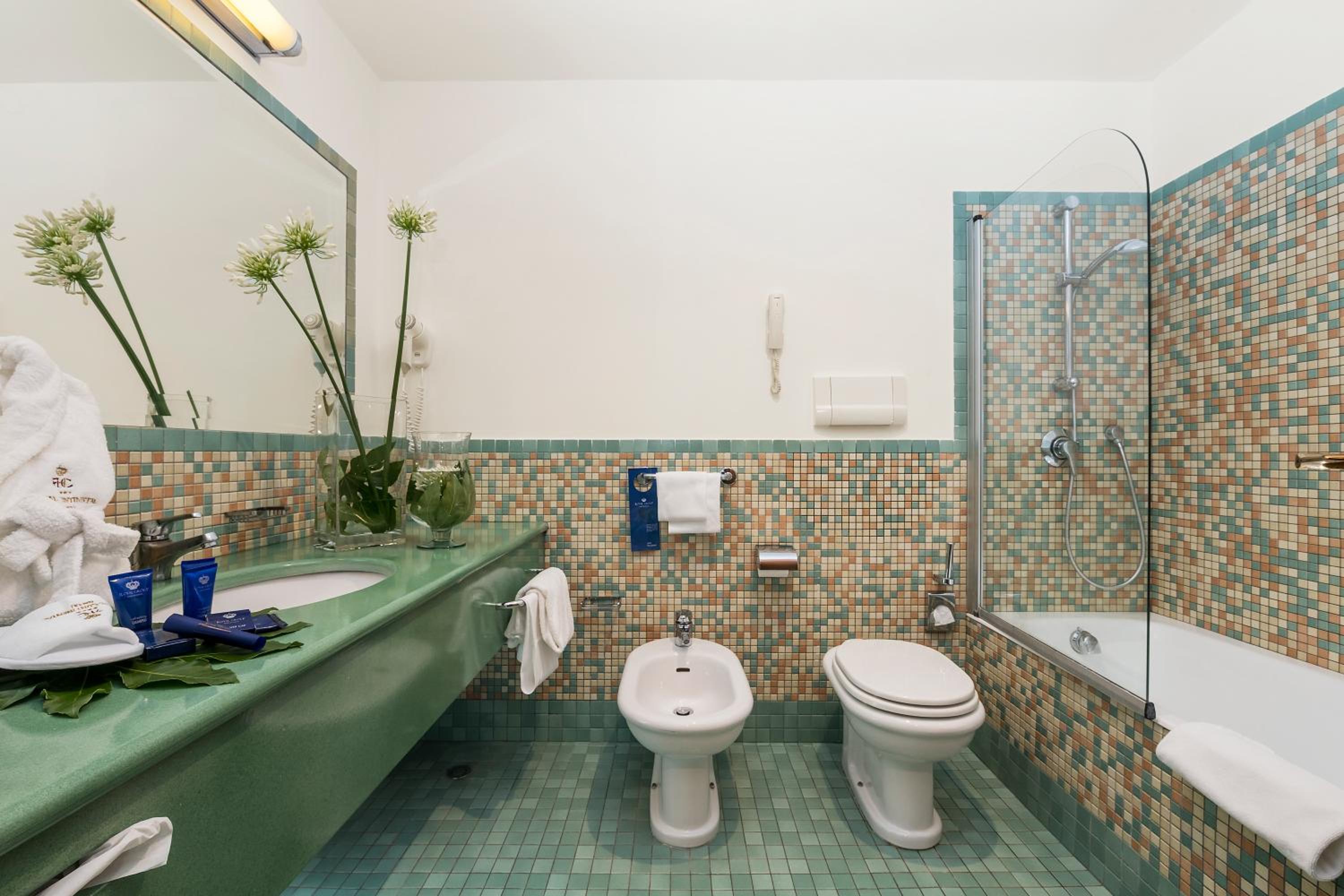 Classic Double or Twin Room - Photo 3