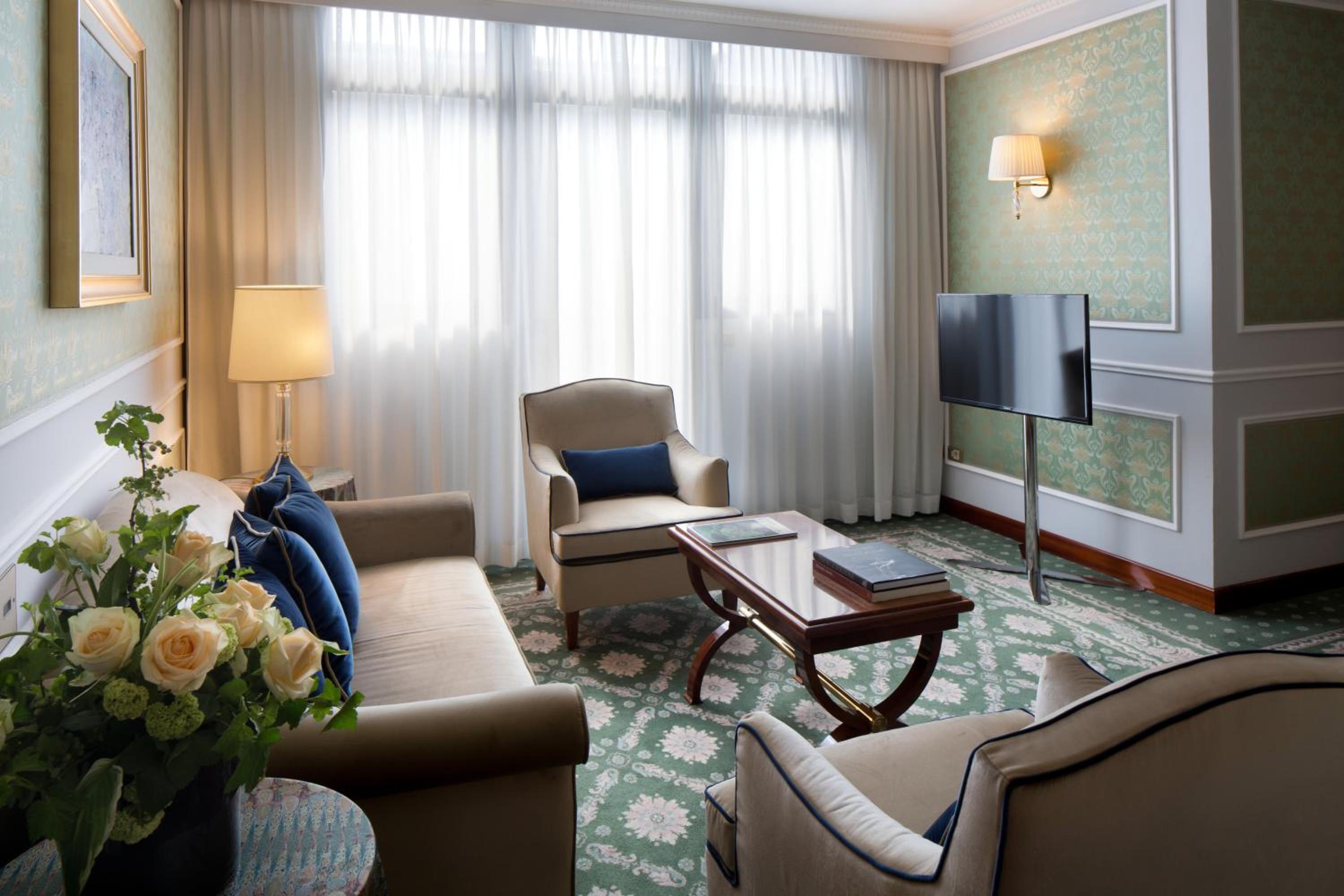 Suite - Photo 5